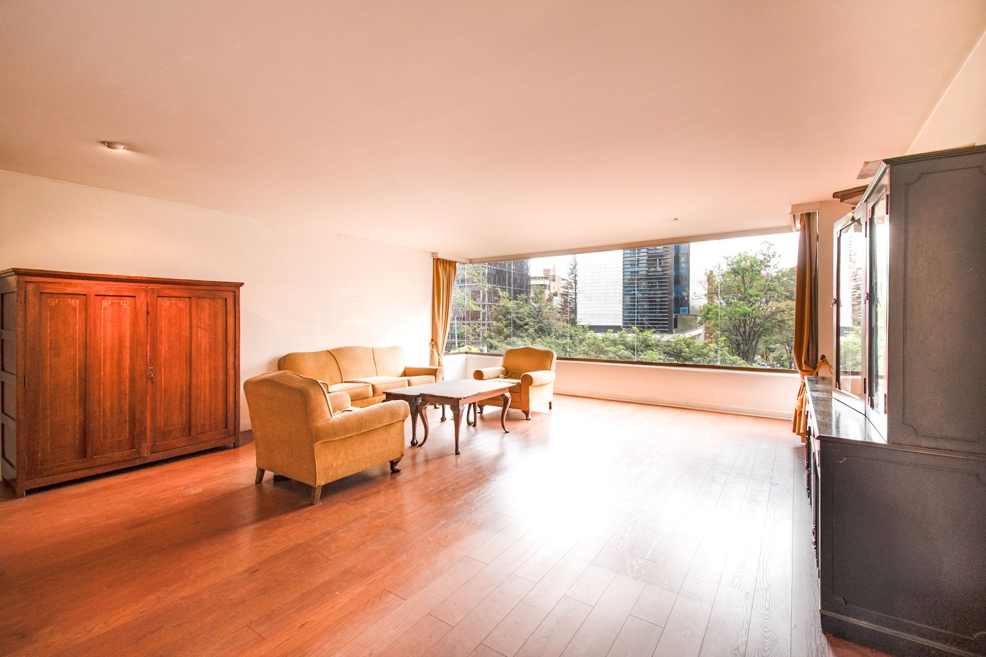 Amplio apartamento para venta en El Nogal