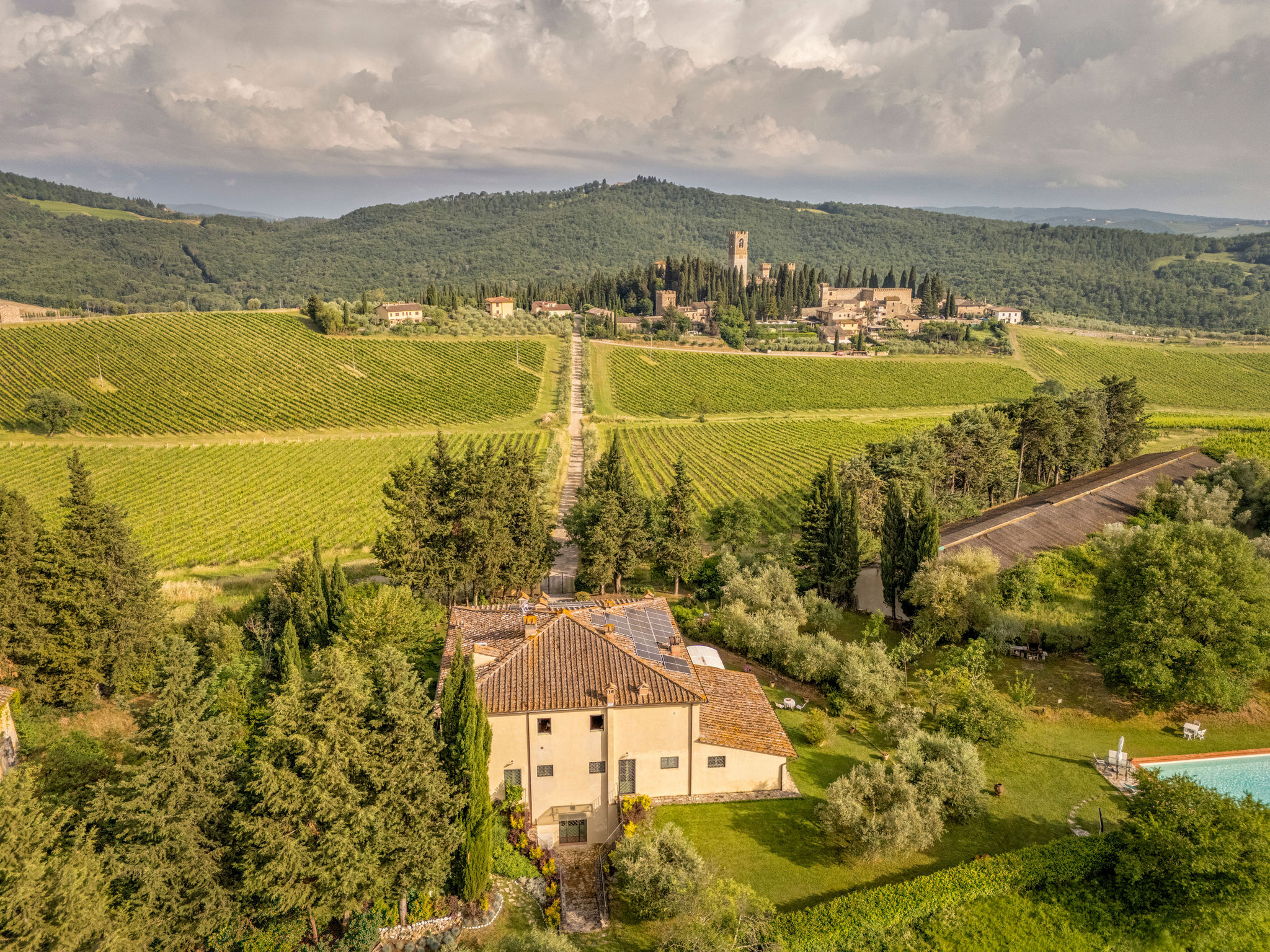 Elegant Apartment in Badia a Passignano with Shared Swimming Pool