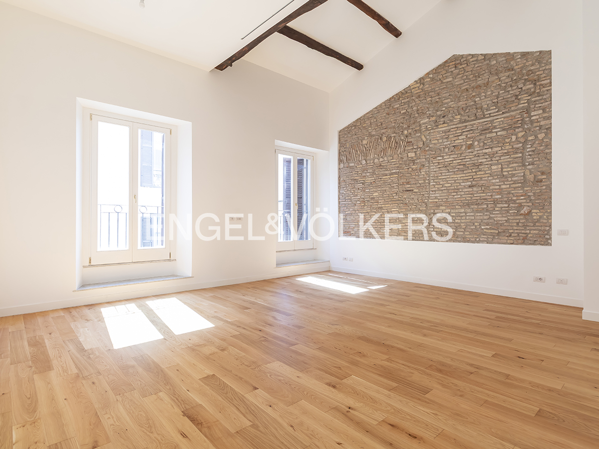 Valuable recently renovated apartment