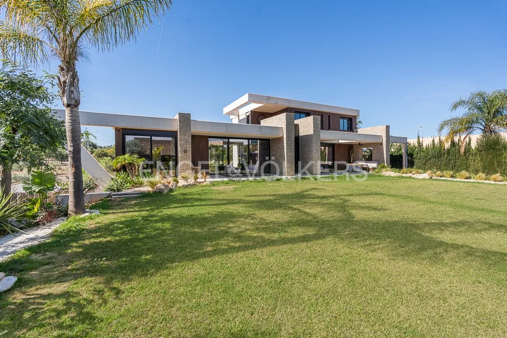 Excepcional villa de diseño en Nueva Santa Barbara