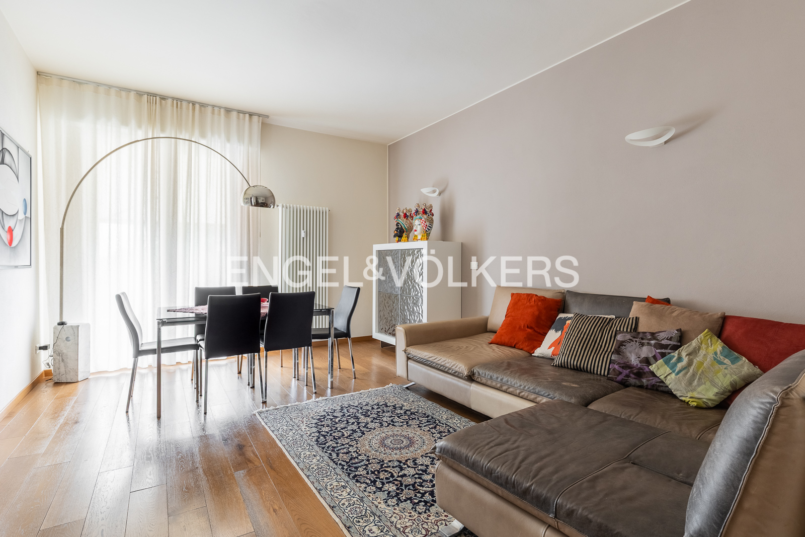 Bright renovated apartment on Via Lombardia