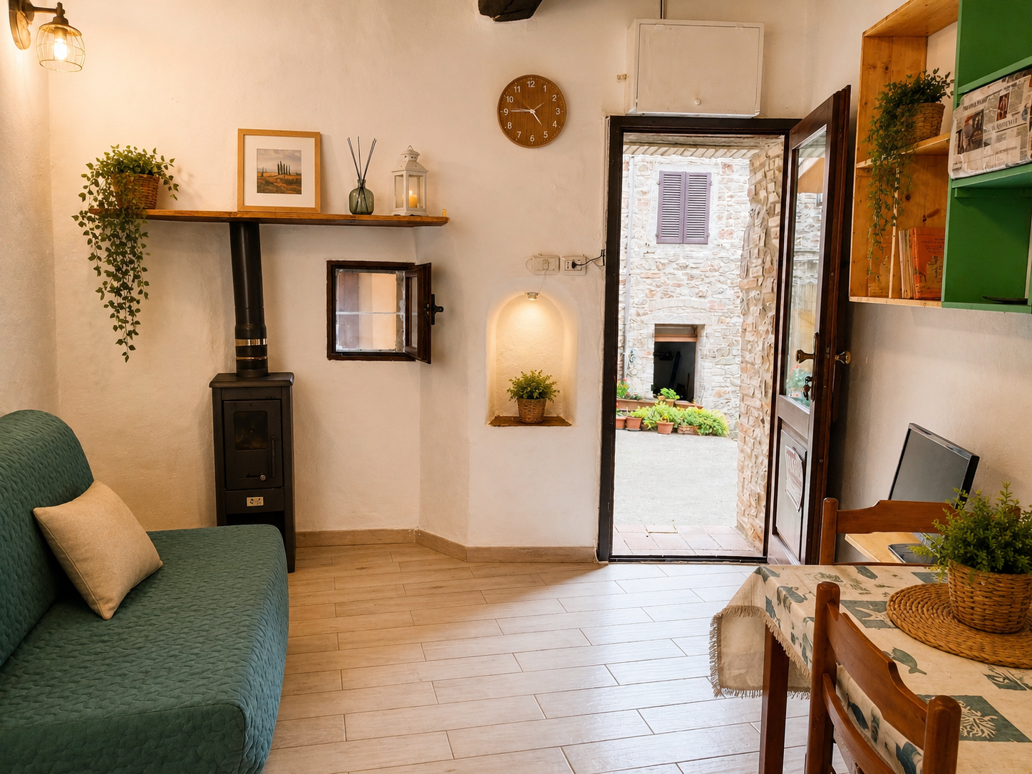 Renovated two-room apartment in central Tatti