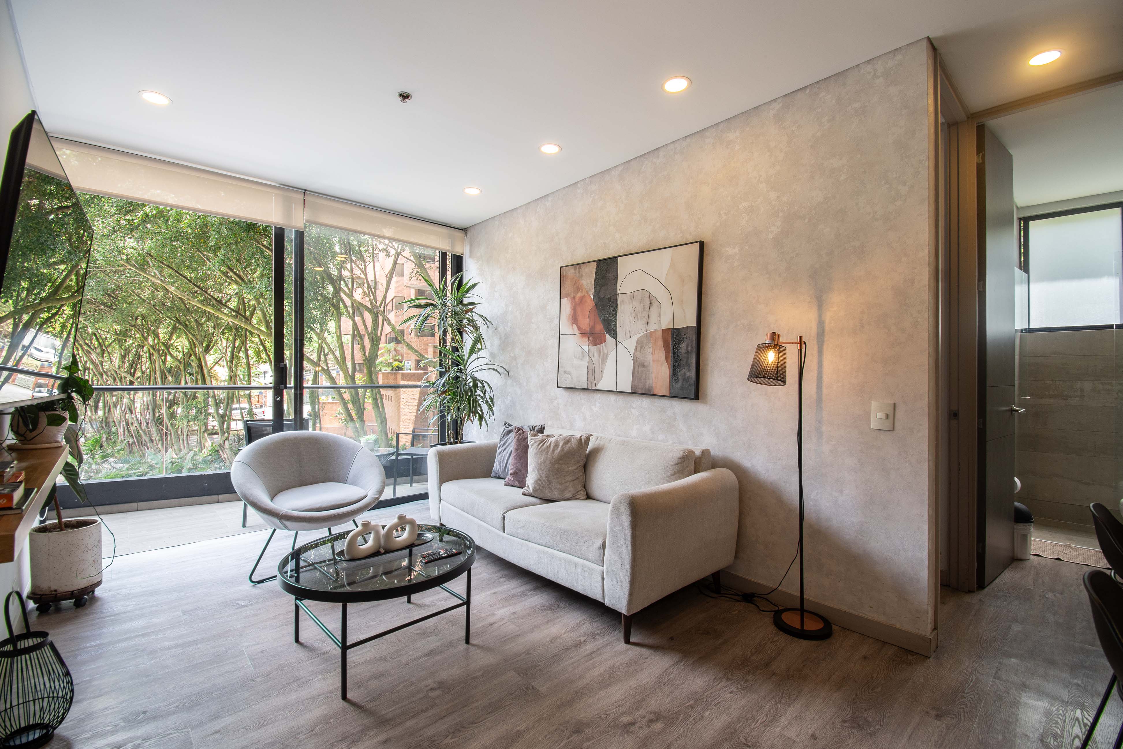 Apartamento amoblado para AirBnb en venta en Los Balsos, El Poblado