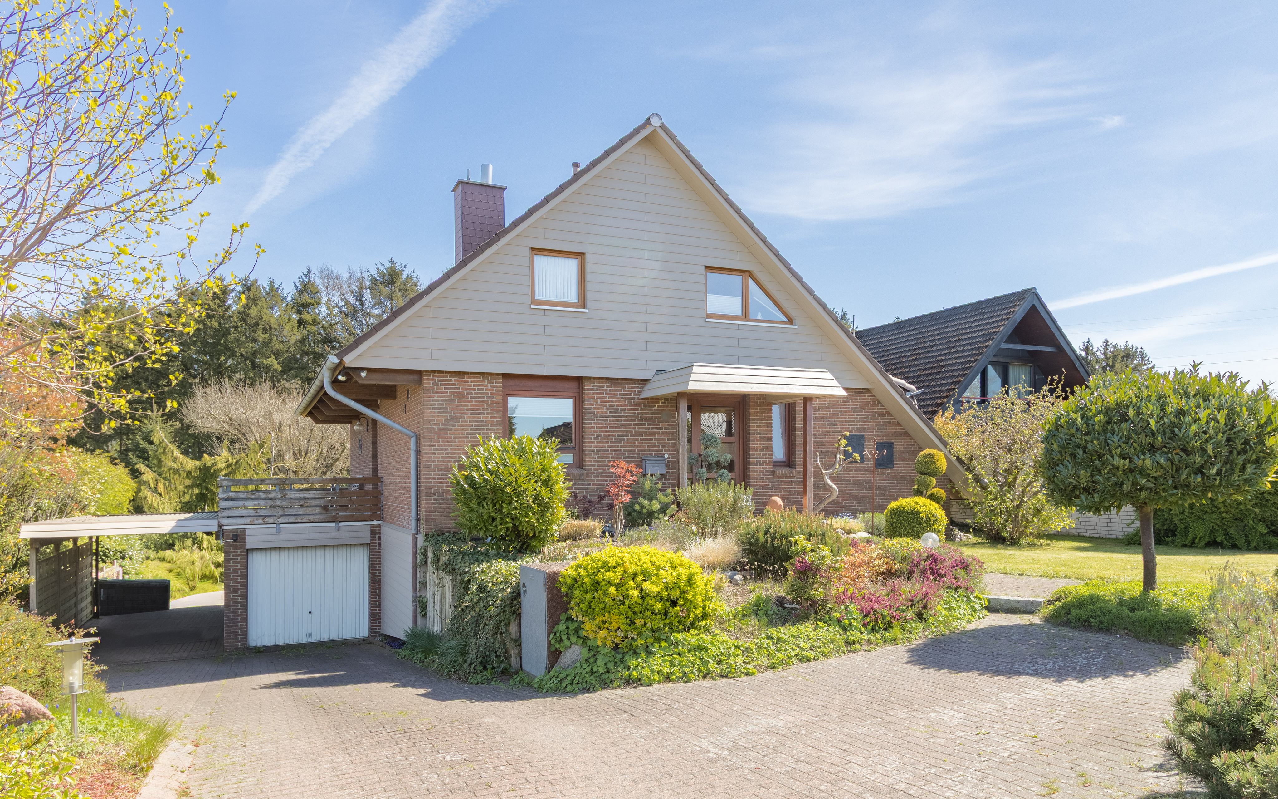 Repräsentatives Architektenhaus mit großzügigem Garten in ruhiger Feldrandlage von Schwentinental