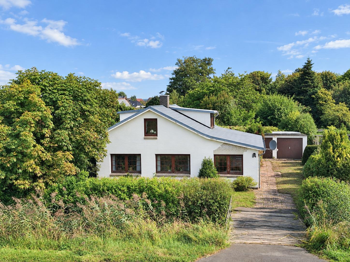 Ruhig gelegenes Kleinod mit großem Garten