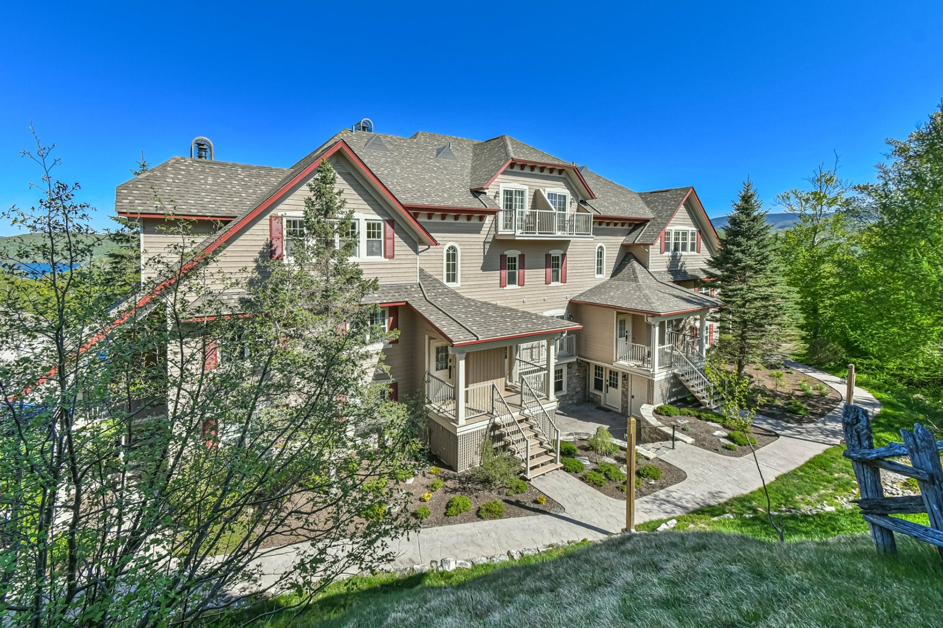 RENTAL- Close to the Old Village and Tremblant mountain