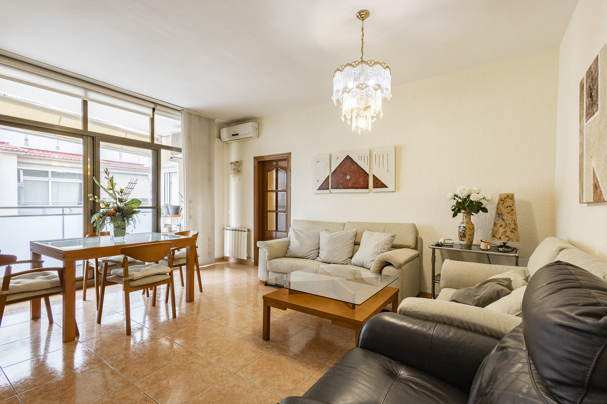 Brightness, comfort, and exceptional connectivity in Esplugues