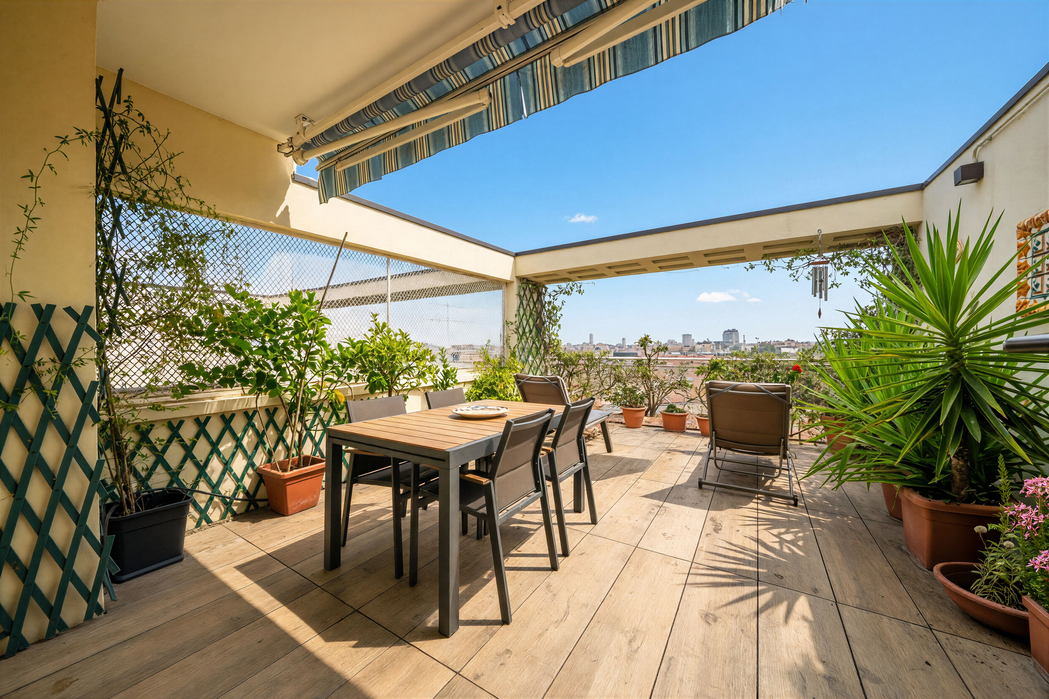 Penthouse with terrace in viale Regina Giovanna