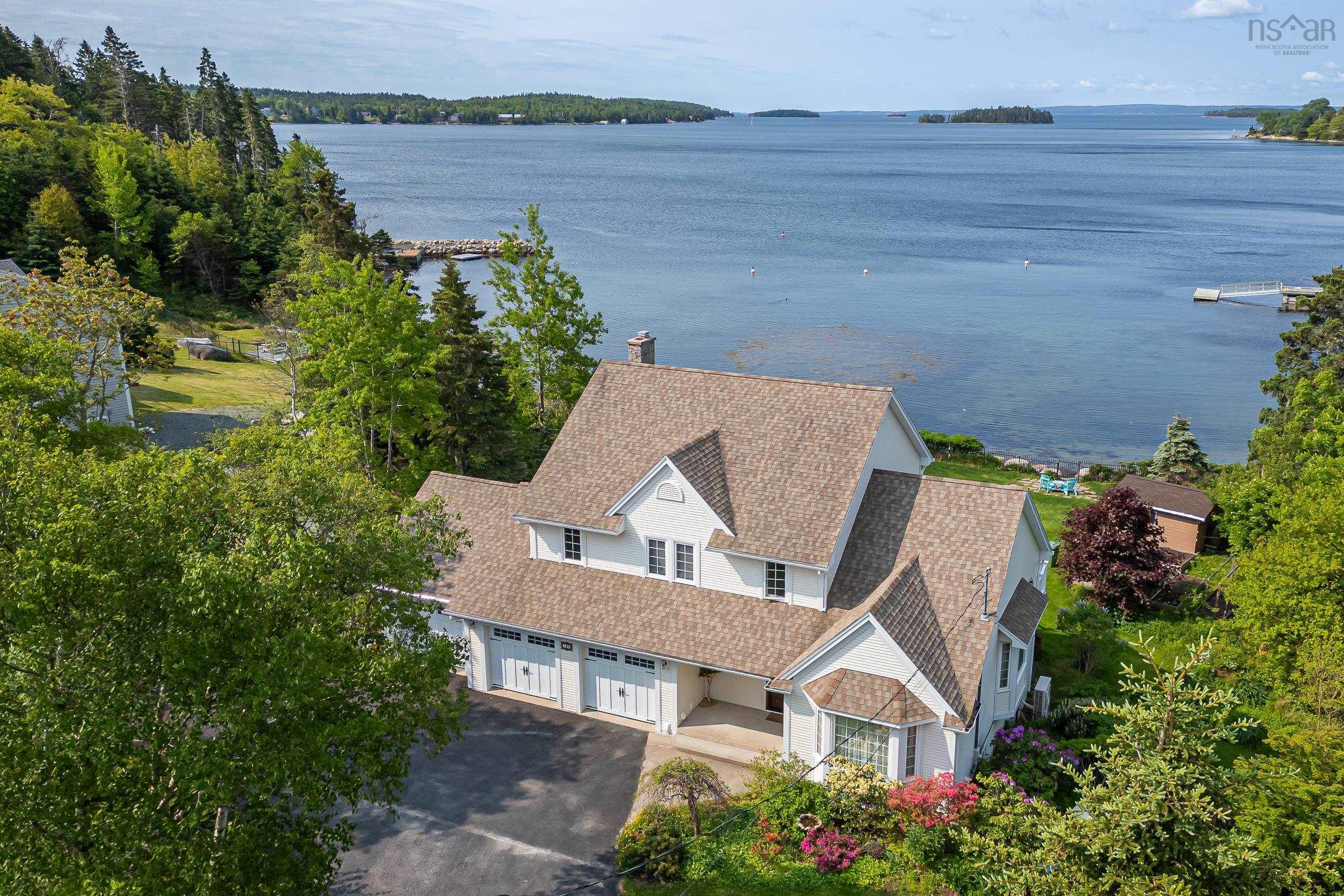 Stunning 4BR Oceanfront Haven with Private Beach