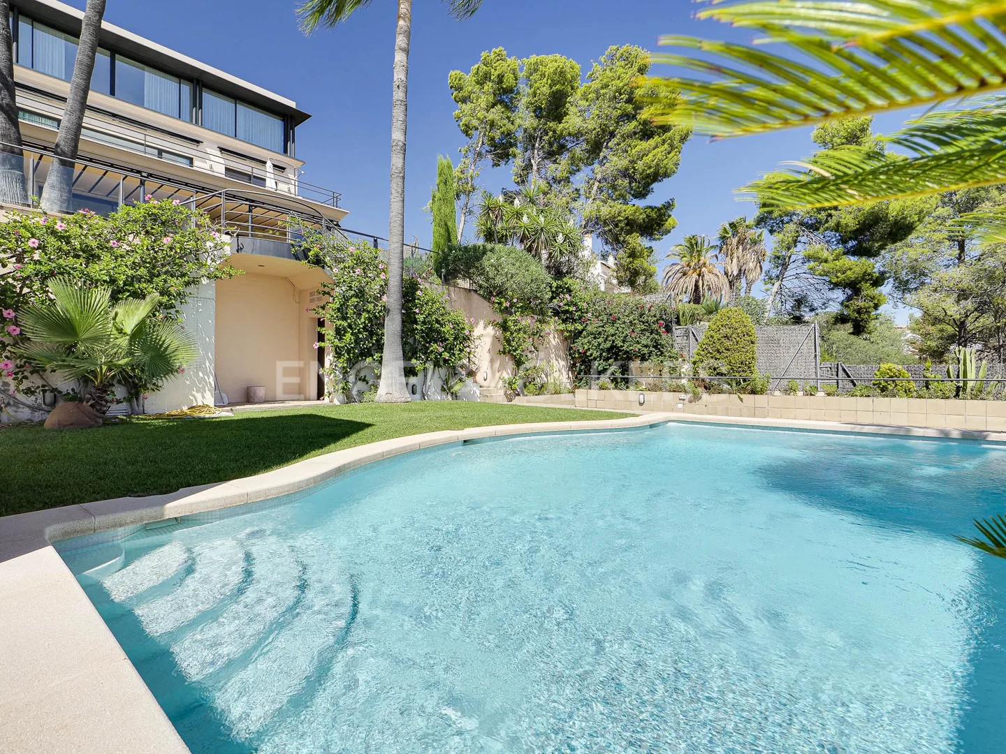 Villa contemporánea con vistas al mar en Sitges
