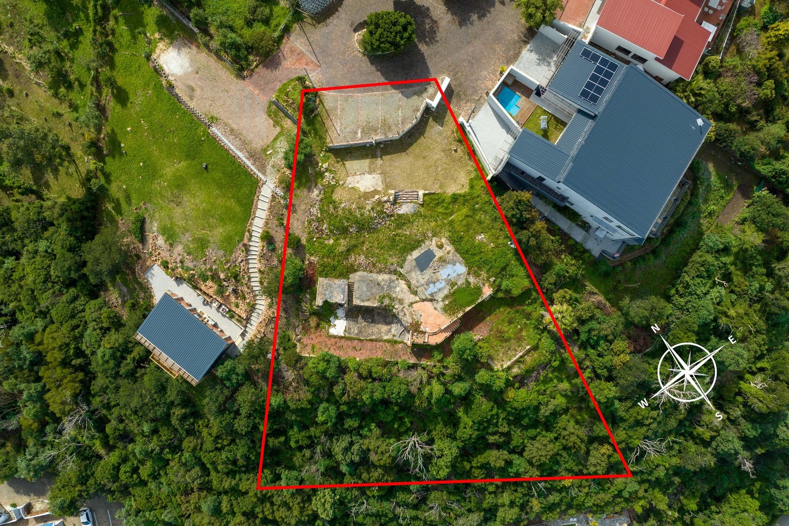Spectacular Lagoon, Heads & Sunset Views in Paradise with Ample Parking Bays