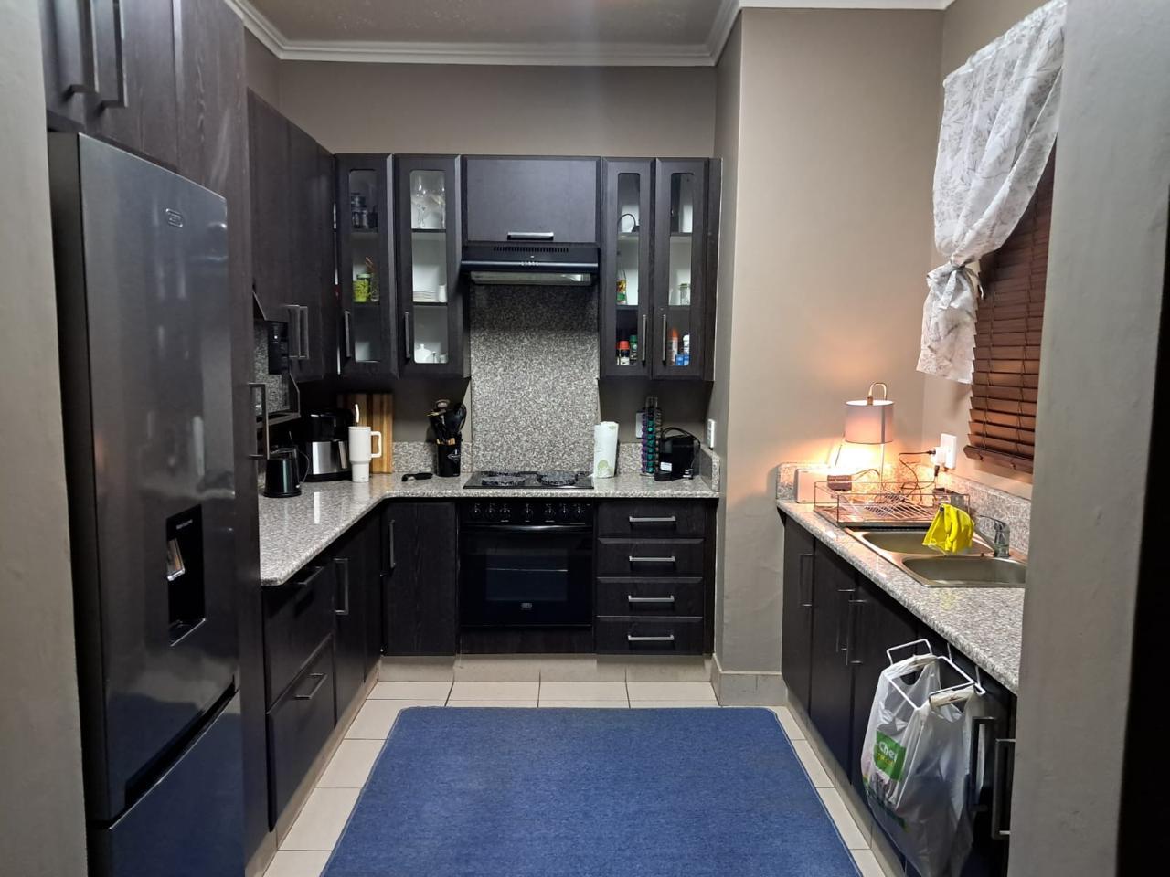Spacious and modern 2 bedroom apartment on the Bult