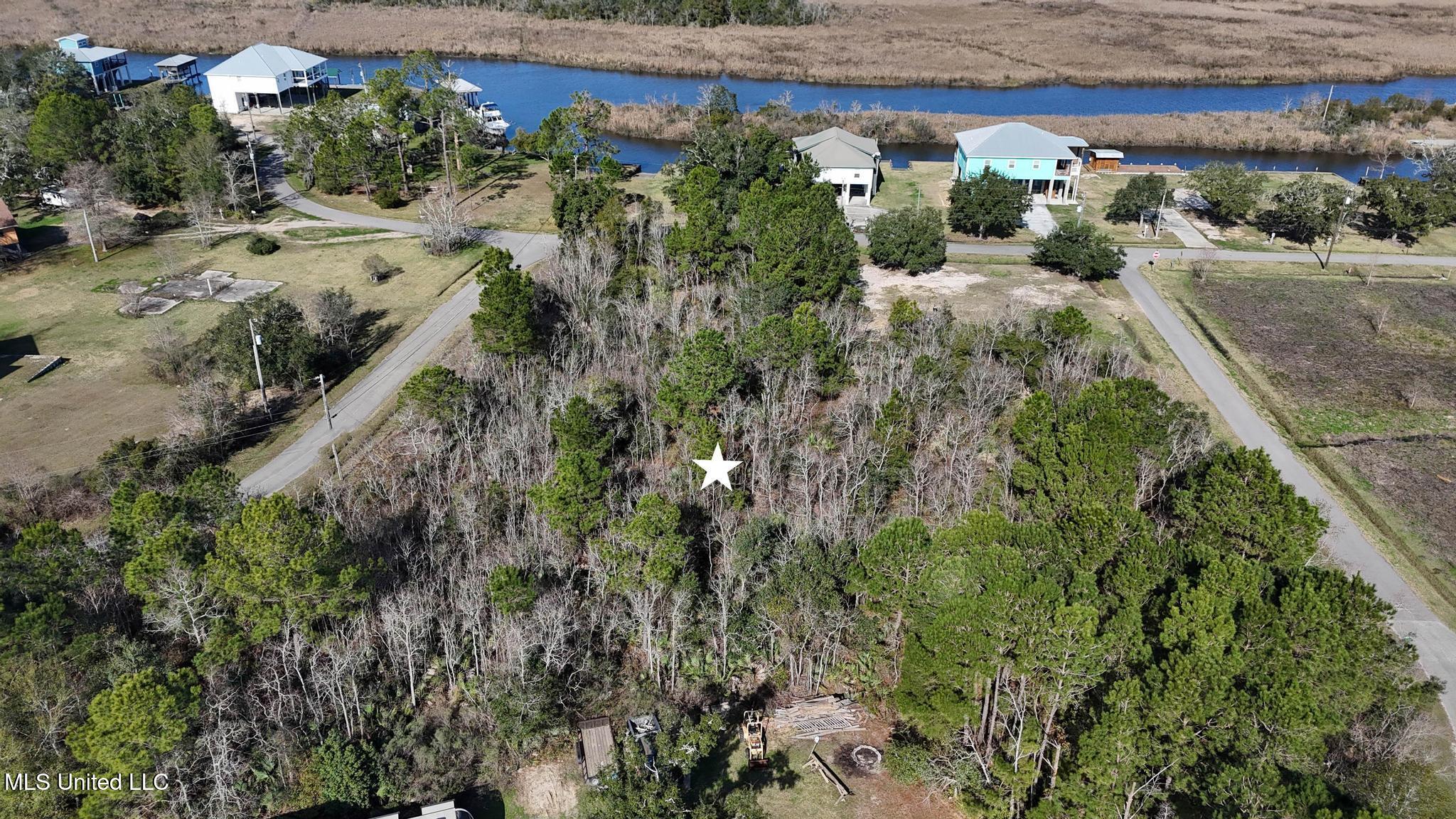 Half Acre Parcel in Shoreline Estates