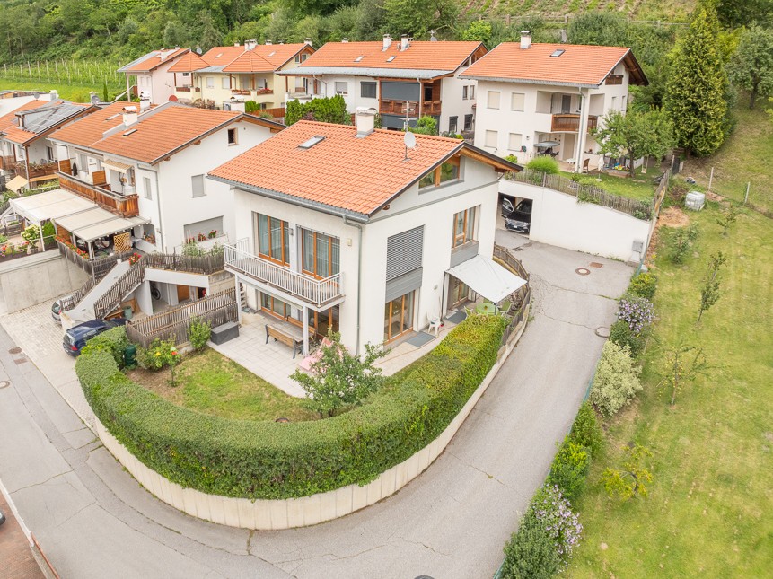 Single-family home in Sluderno - Elegant living with panoramic views