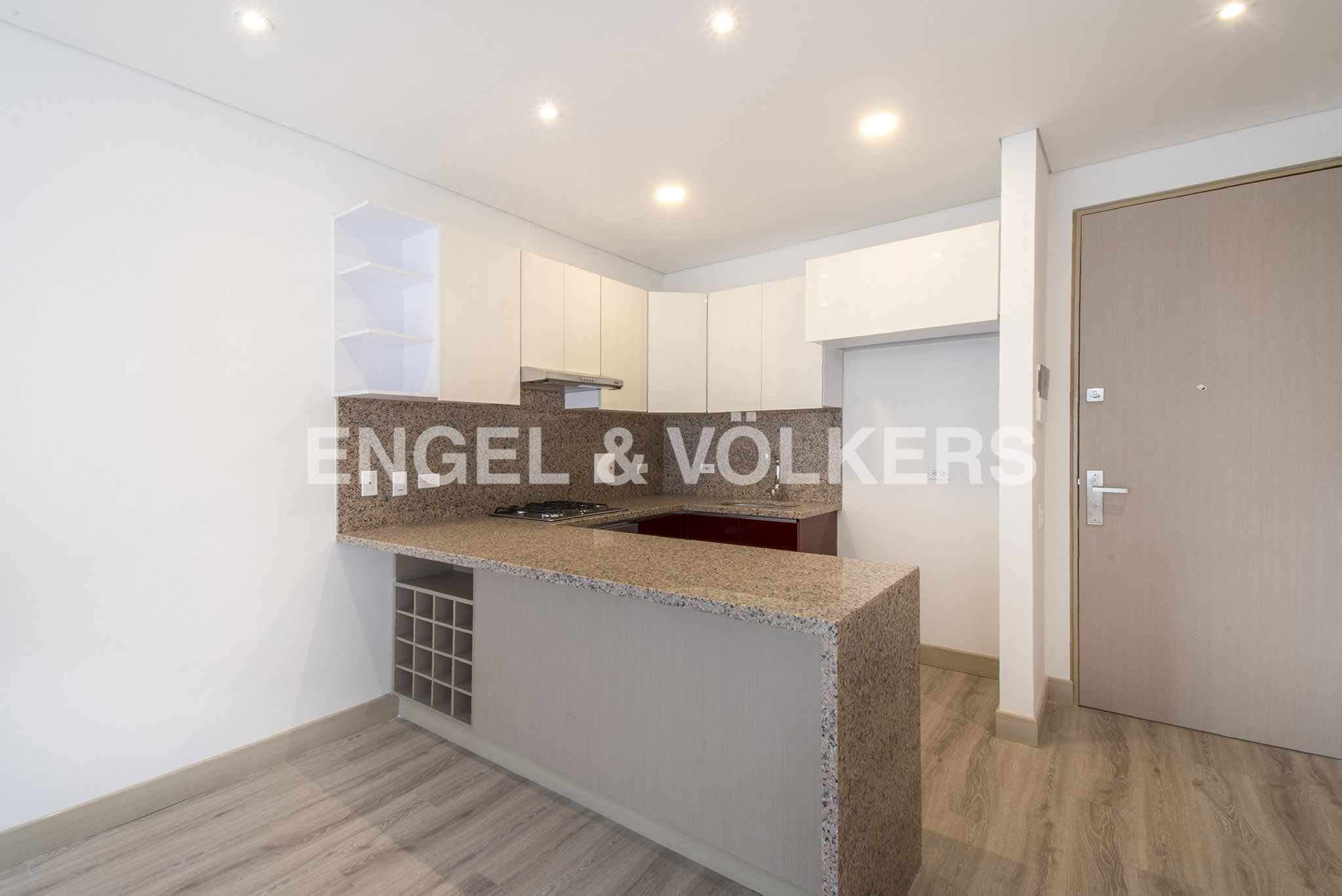 Apartamento con balcón para arriendo en Chicó Norte