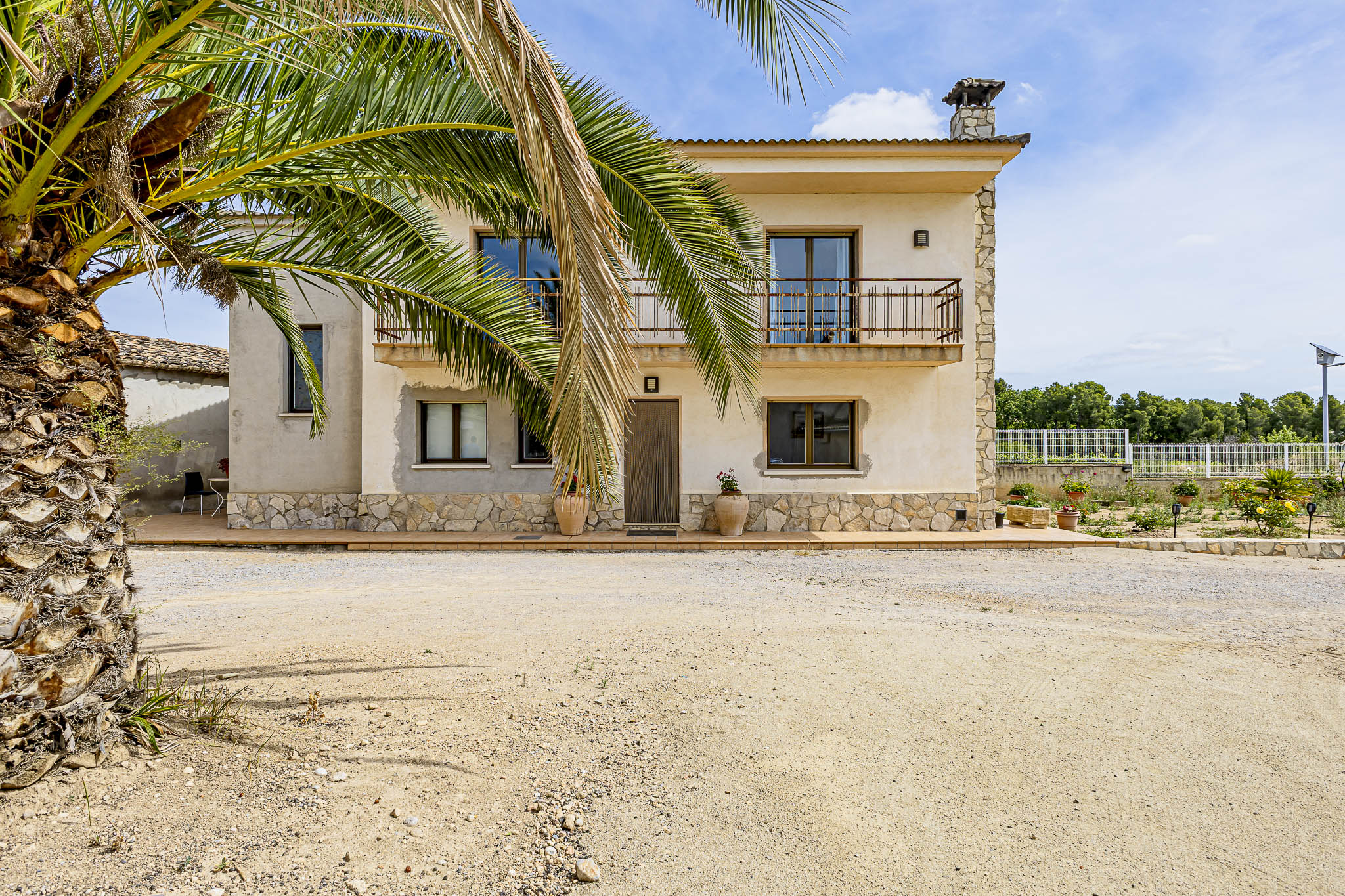 Private estate with historic farmhouse, independent home, and spacious areas