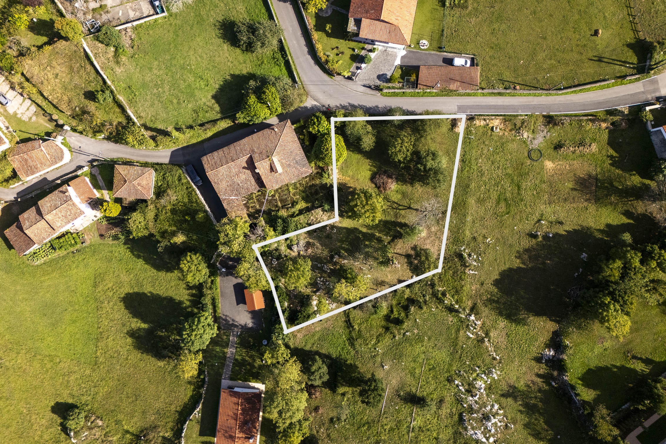 Parcela edificable con licencia y proyecto, entre Ribadesella y Llanes