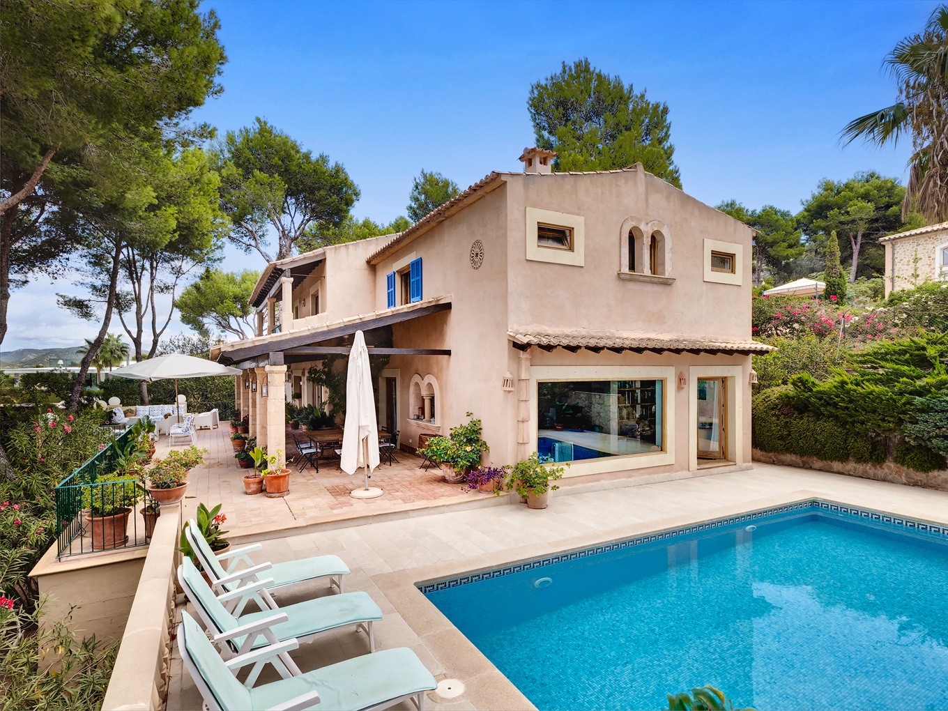 Mediterrane Villa mit viel Privatsphäre in ruhiger Lage