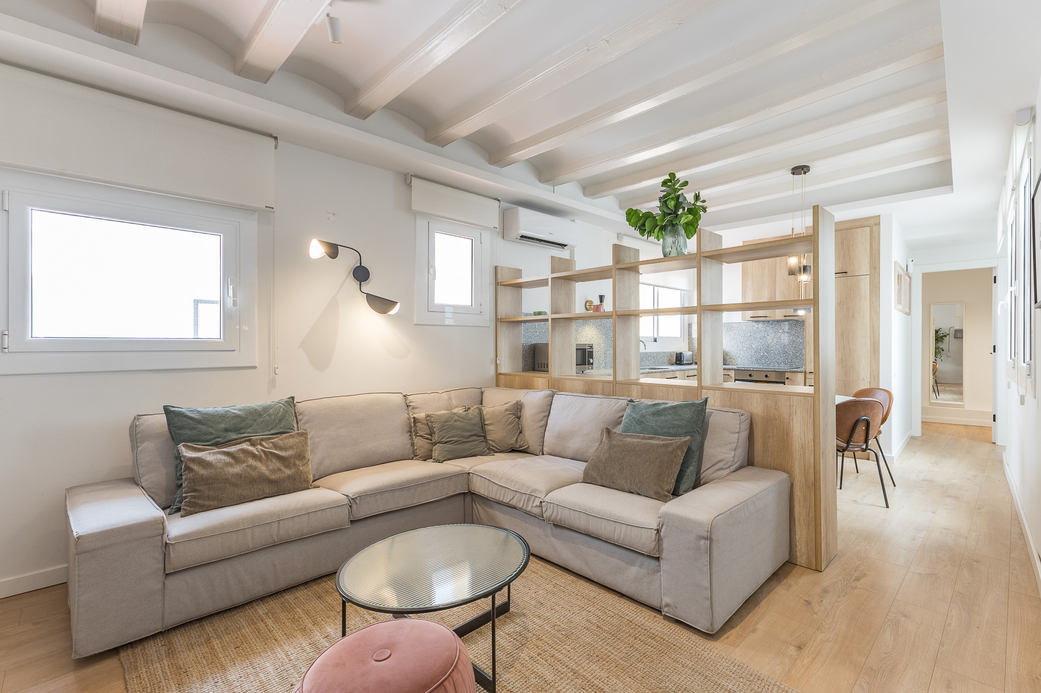Bright and cosy 2-bedroom flat on Carrer del Pi