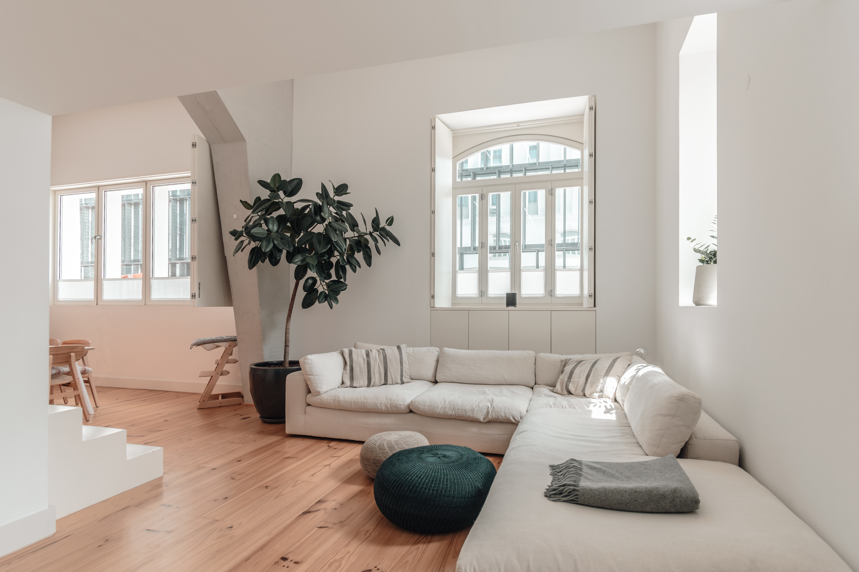Modernes, minimalistisches Duplex T3 (1+2) in Santos