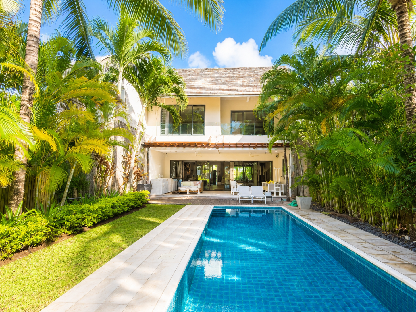 Luxury Townhouse with Private Pool & Golf Views in Anahita