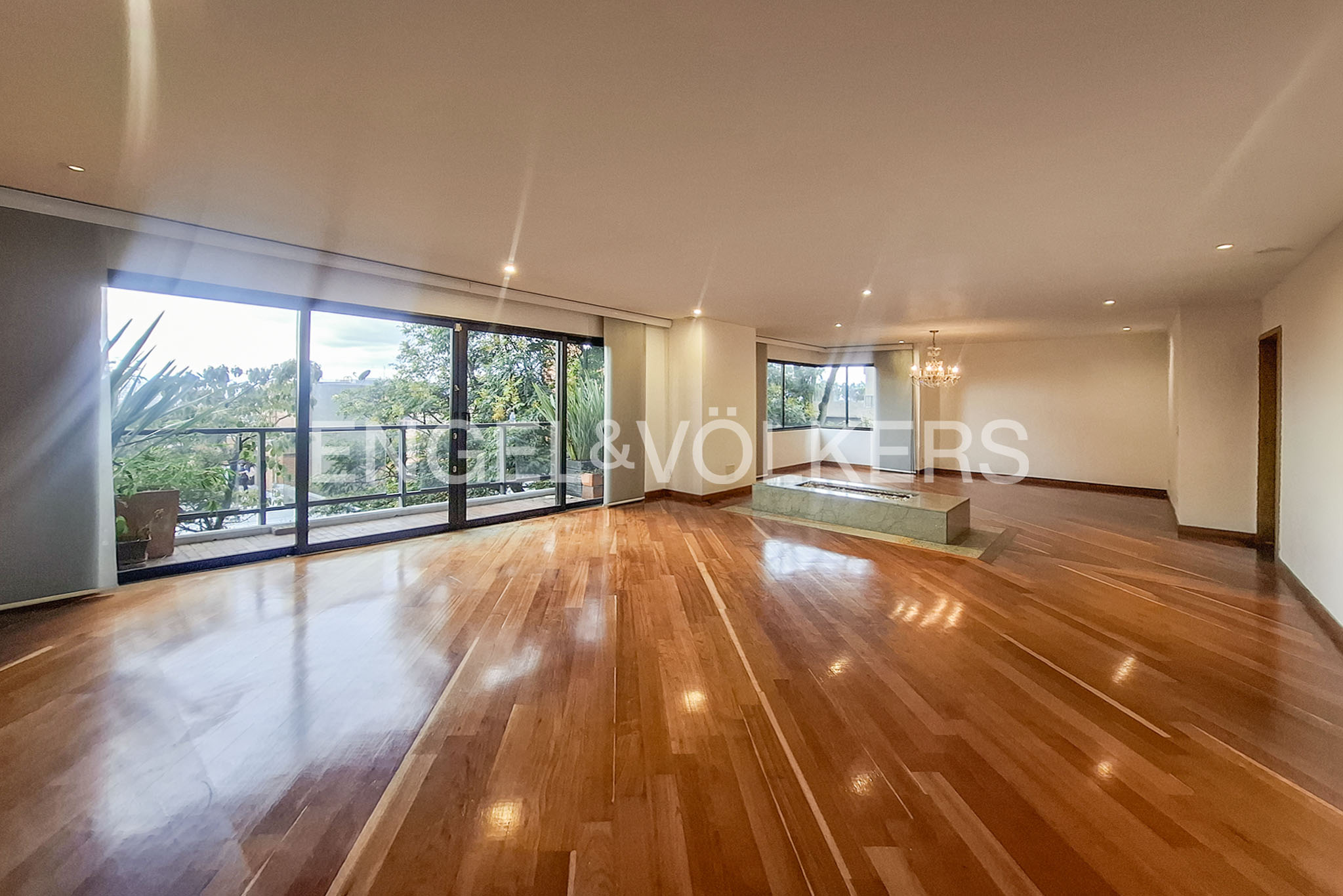 Amplio apartamento para arriendo en Rosales bajo