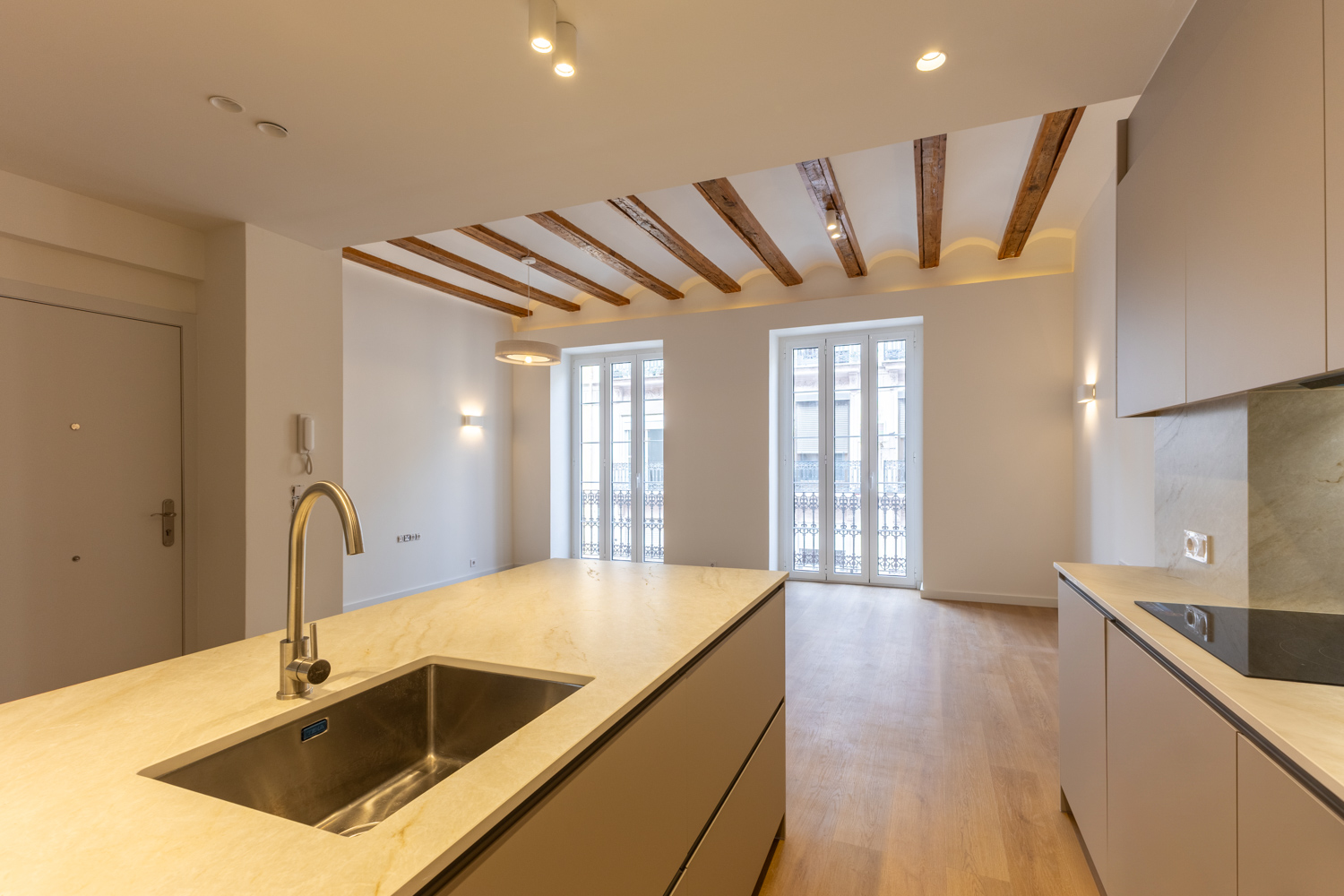 Designer home with full renovation in the heart of Valencia.