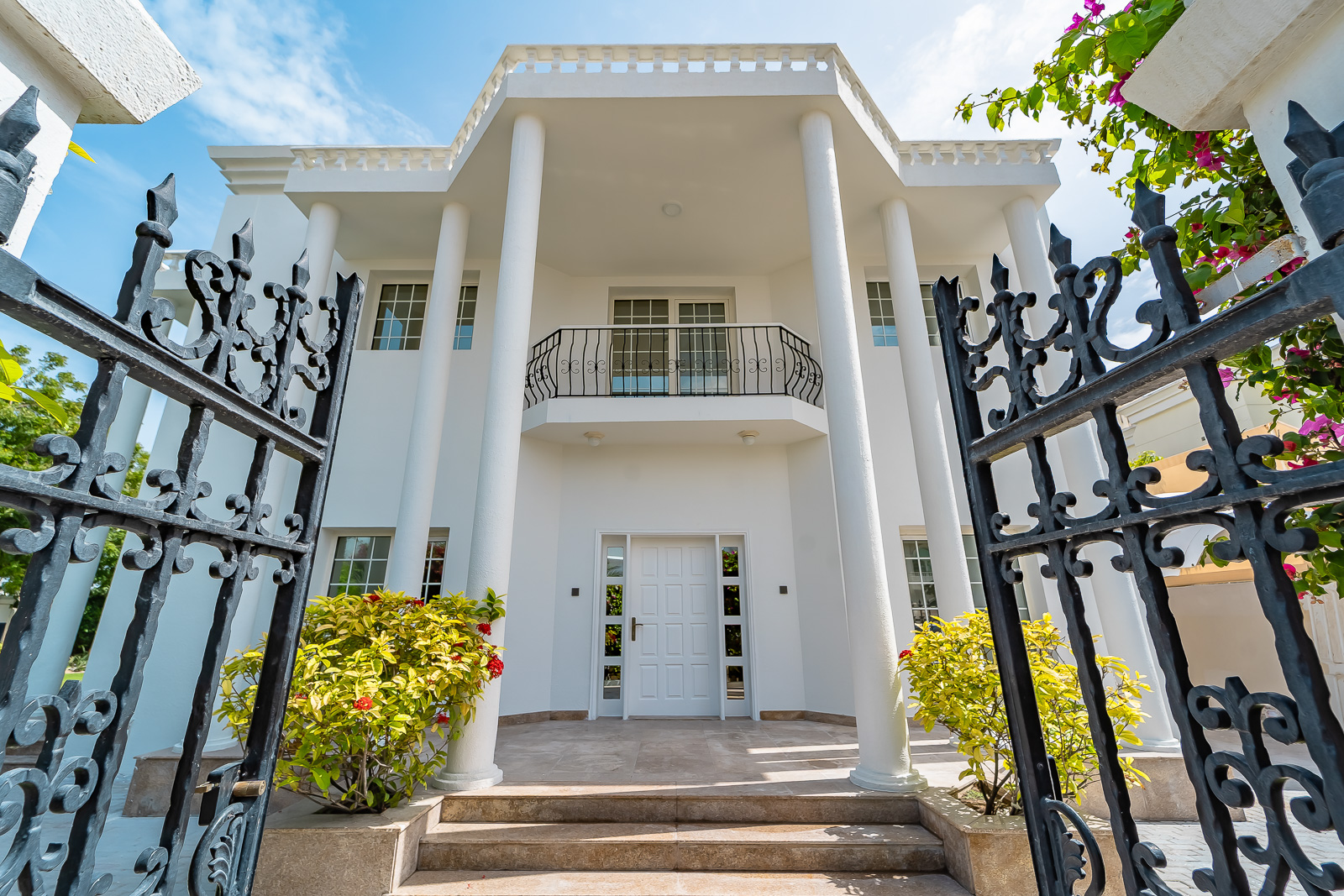 Elegant | FULLY UPGRADED | Private Villa