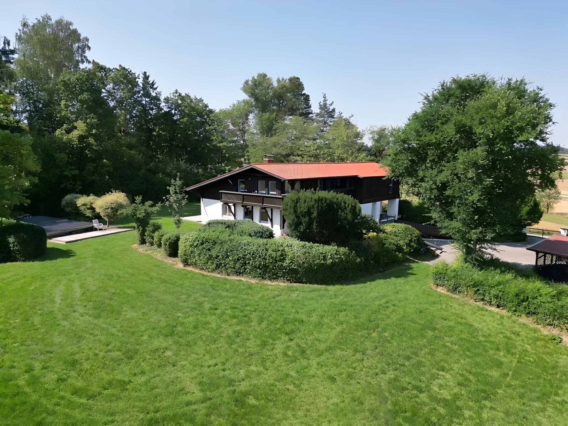 Ein Luxusdomizil voller Eleganz, ungestörter Privatsphäre und höchster Lebensqualität!