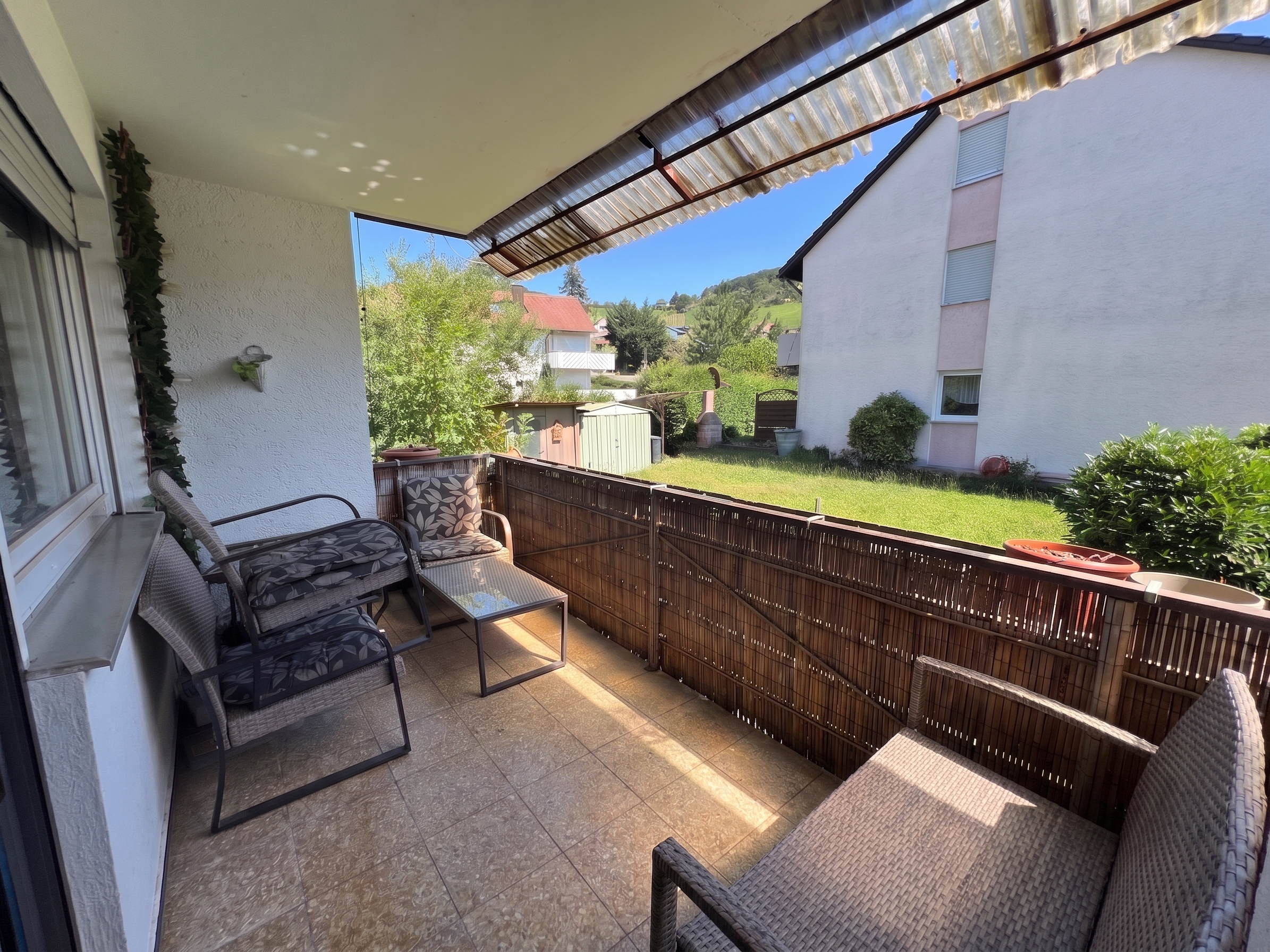 Vermietete 3-Zimmer-Wohnung mit Südbalkon und Blick auf die Weinberge!