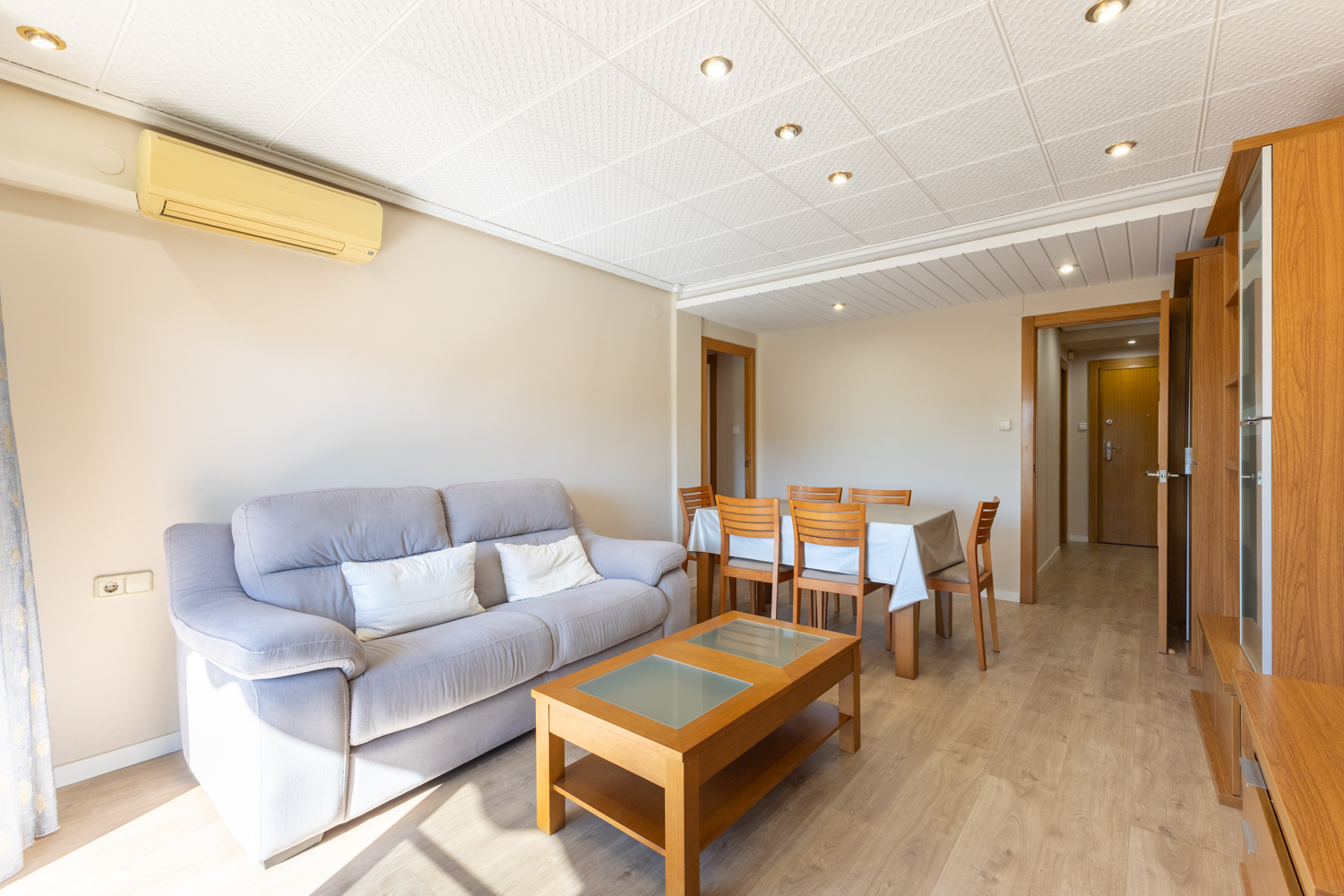 Bright 4-bedroom home with balcony and unobstructed views