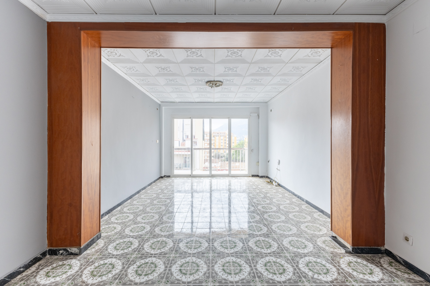 165 m² Wohnfläche mit großem Renovierungspotenzial nahe Zentrum und Hafen von Dénia