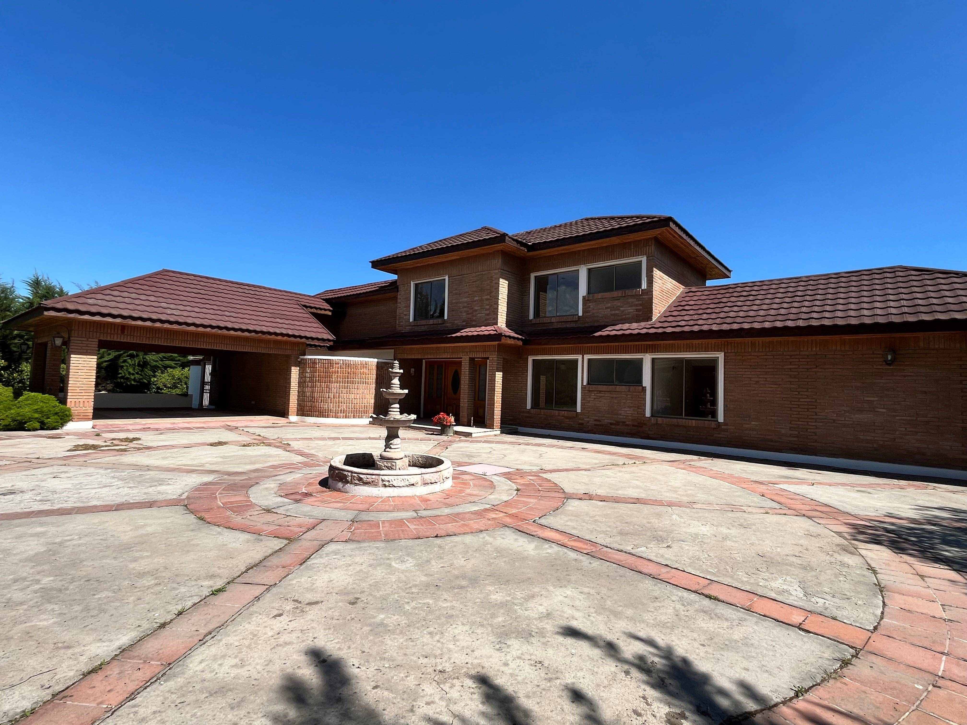 Bajó de precio!! Amplia casa cercana a Autopista del Sol