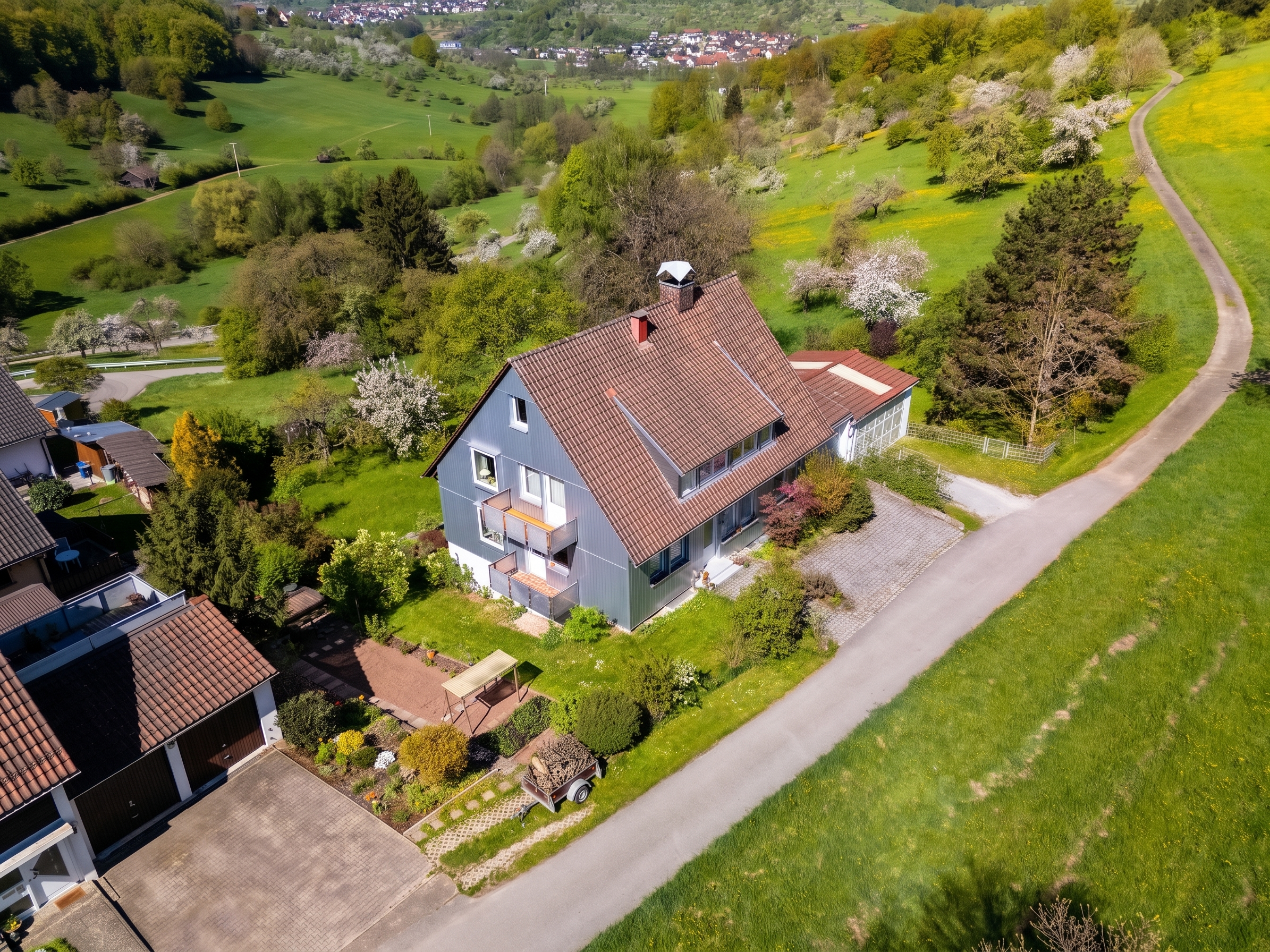 Architektenhaus mit Atelier, Werkstatt & Autogrube – ideal für kreative Unternehmer, Handwerker und große Familien