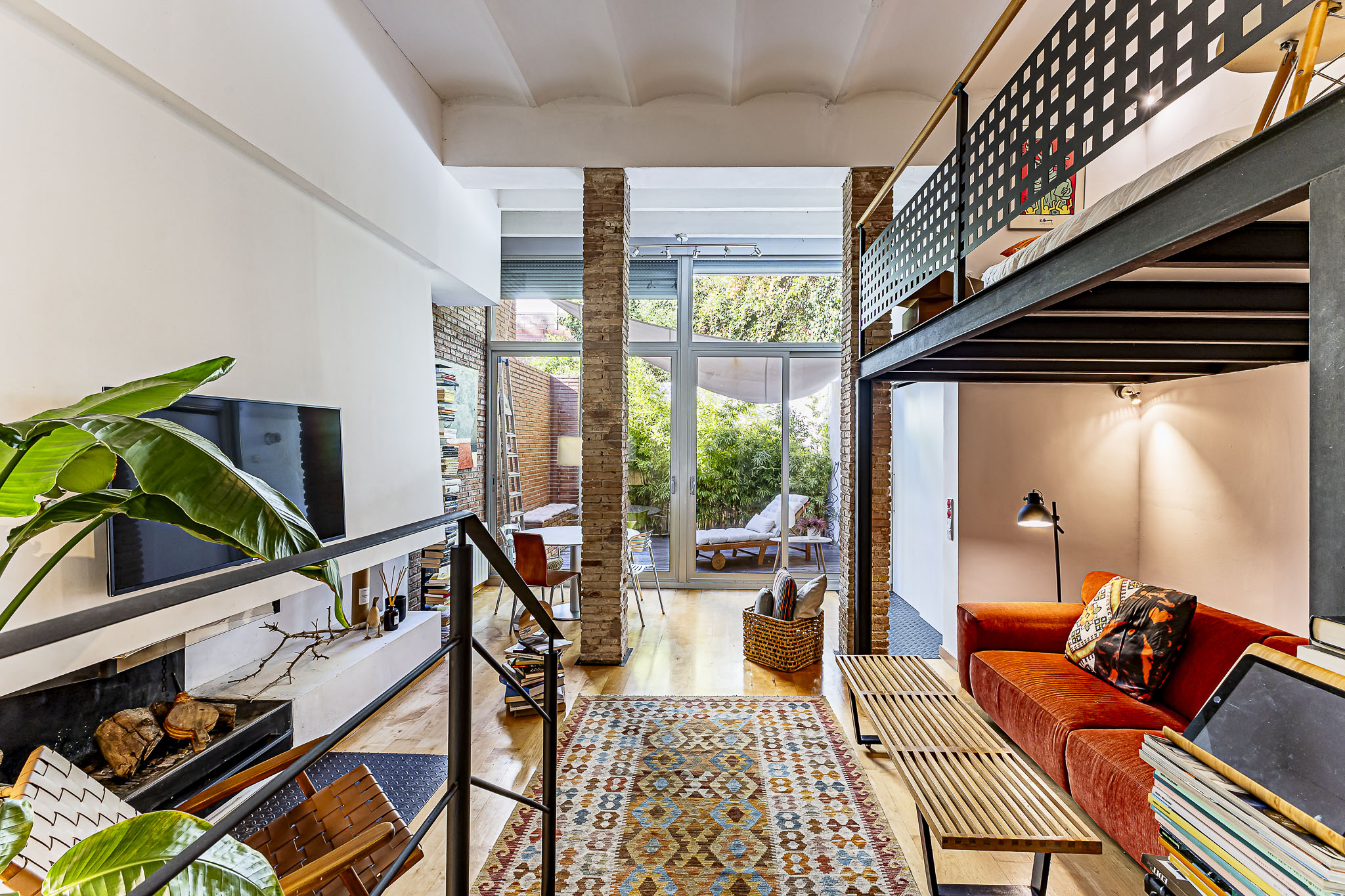 Exclusivo Loft con patio privado de 17m2 en el Corazón de la Vila de Gràcia