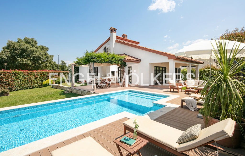 Fantastic country house - stylish architecture meets Mediterranean feel-good ambience