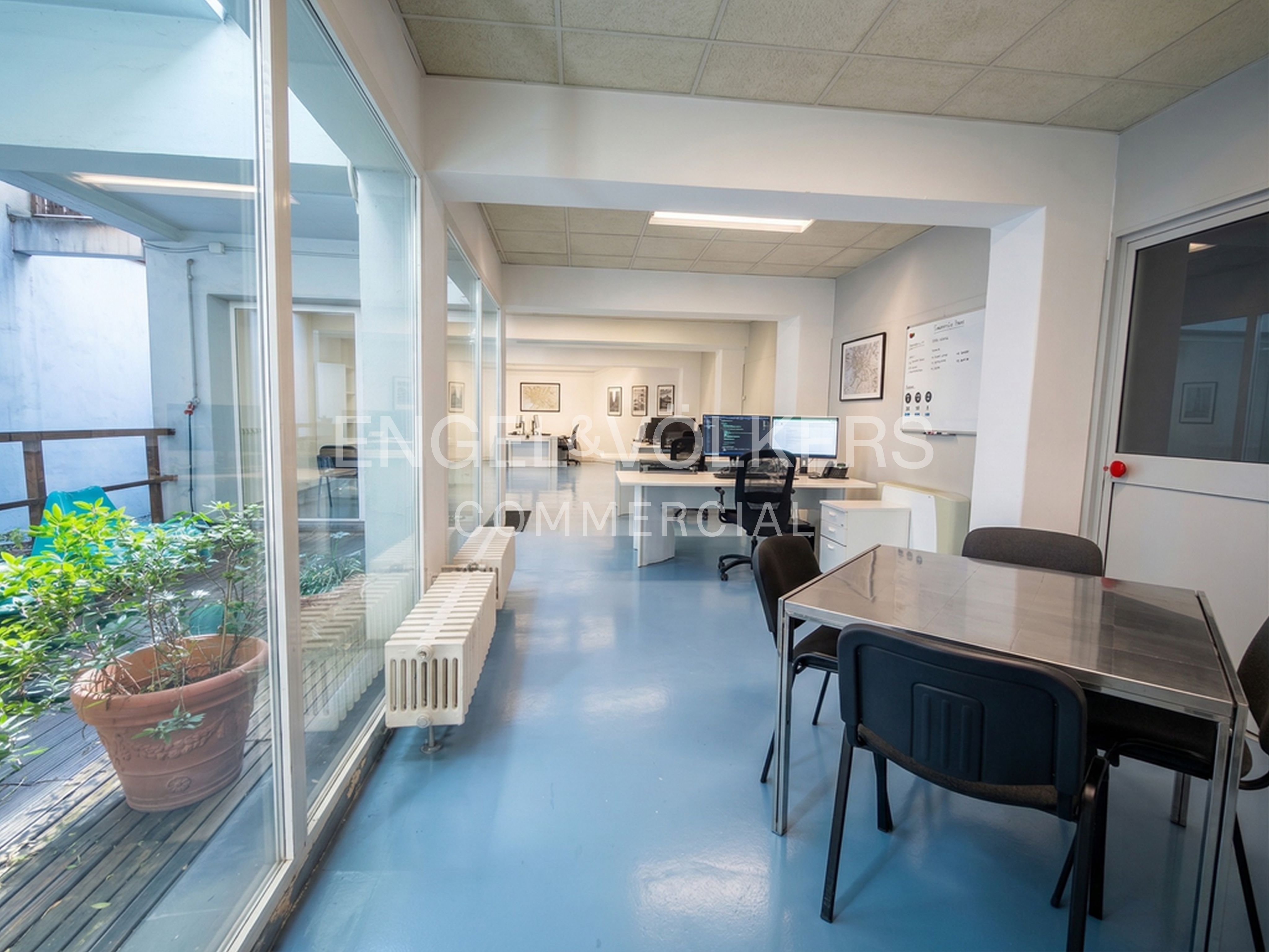 Ufficio di 700 mq con rampa carrabile e box collegato in Viale Gran Sasso