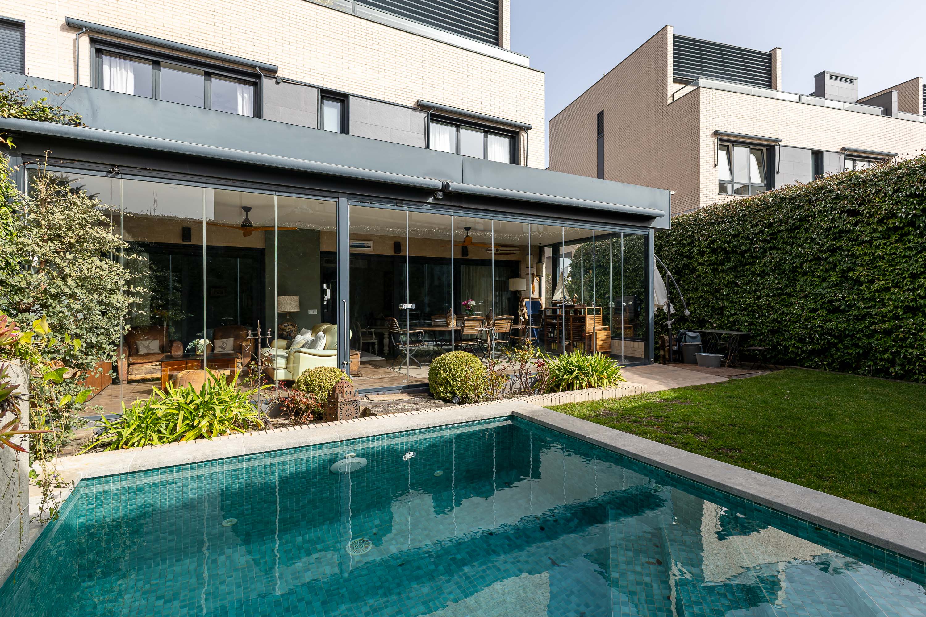 Exclusiva vivienda pareada en Valdemarin