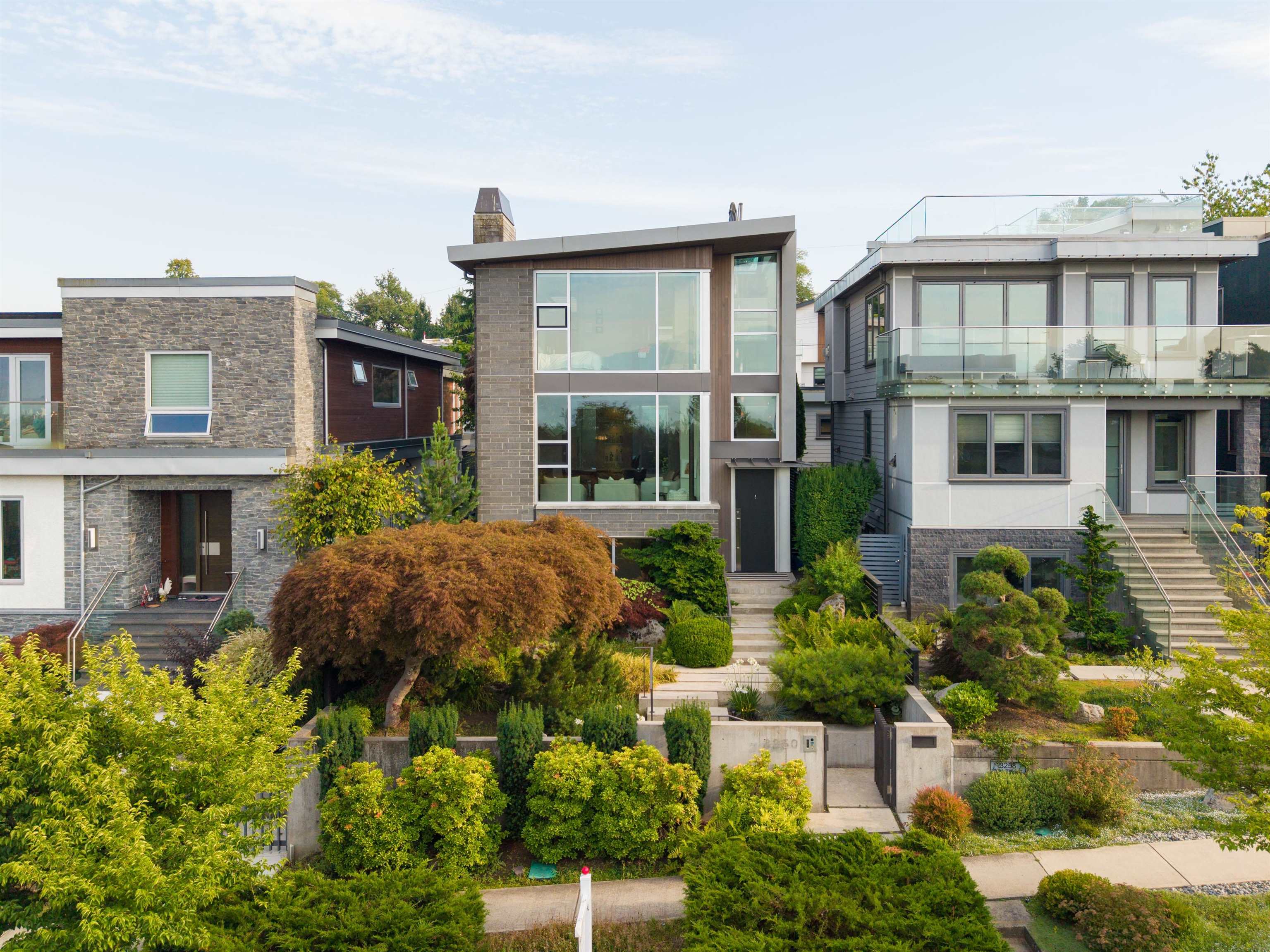Award-Nominated Architecture, Panoramic City Vistas