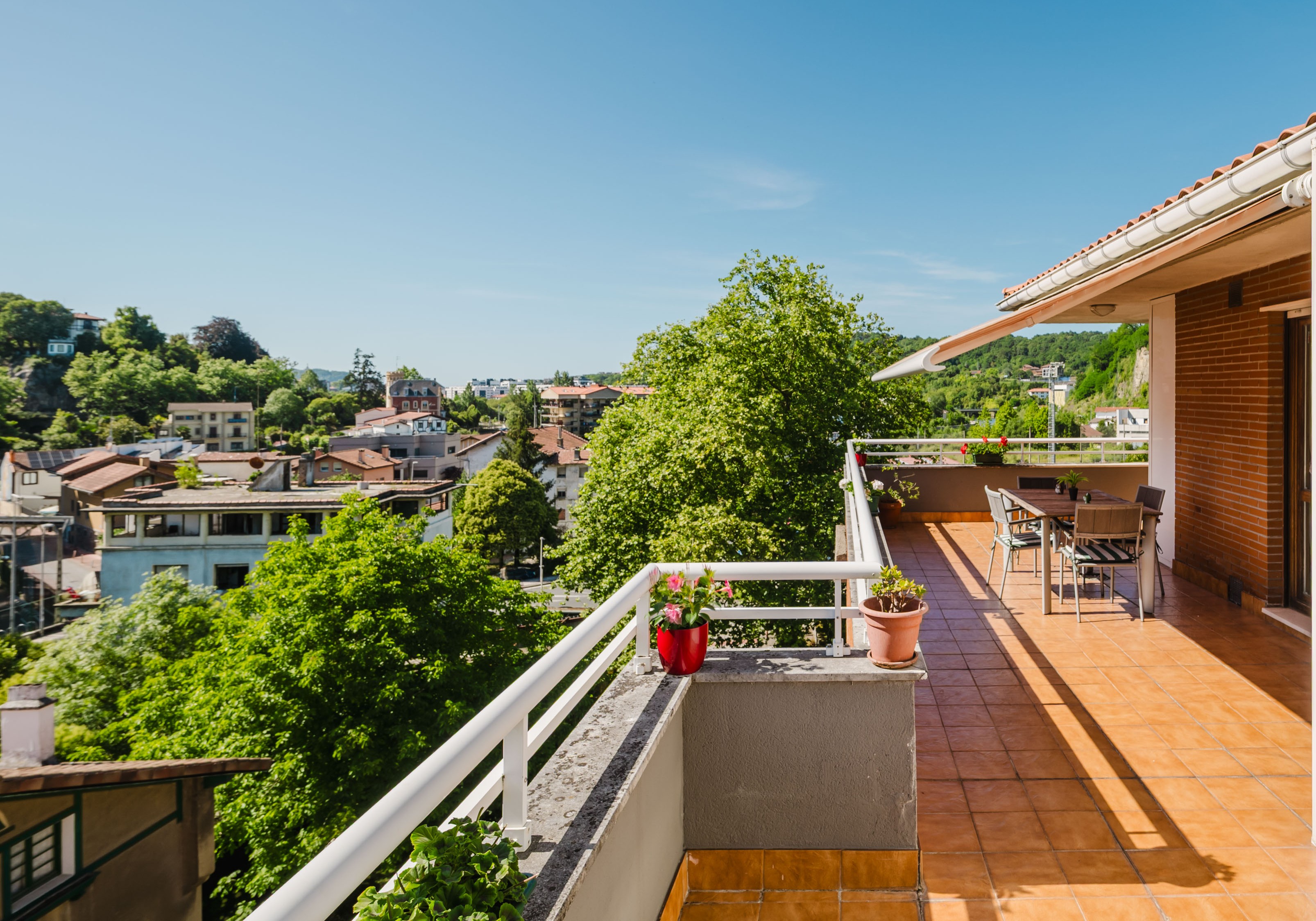 Ático en Martutene con espectacular terraza de 33m2, garaje y trastero.