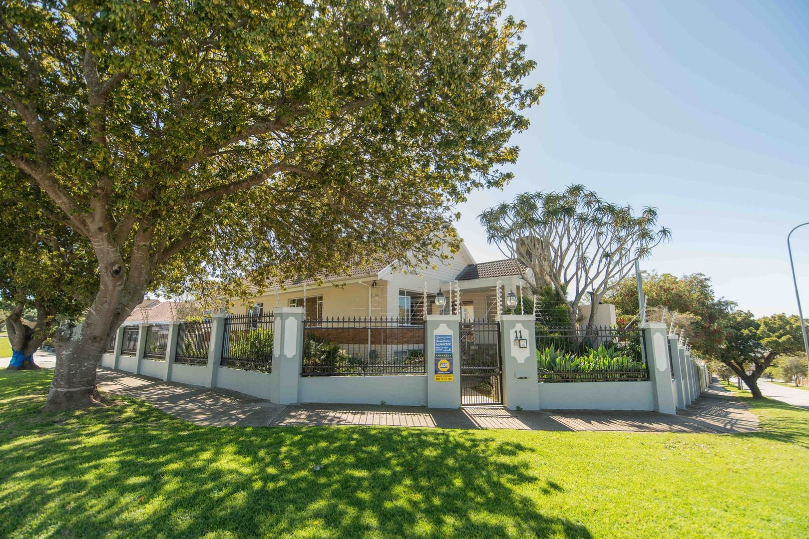 Self Catering Guest House For Sale
