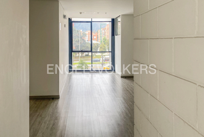 Excelente Oficina Paralela con 106, Edificio con certificacion LEED