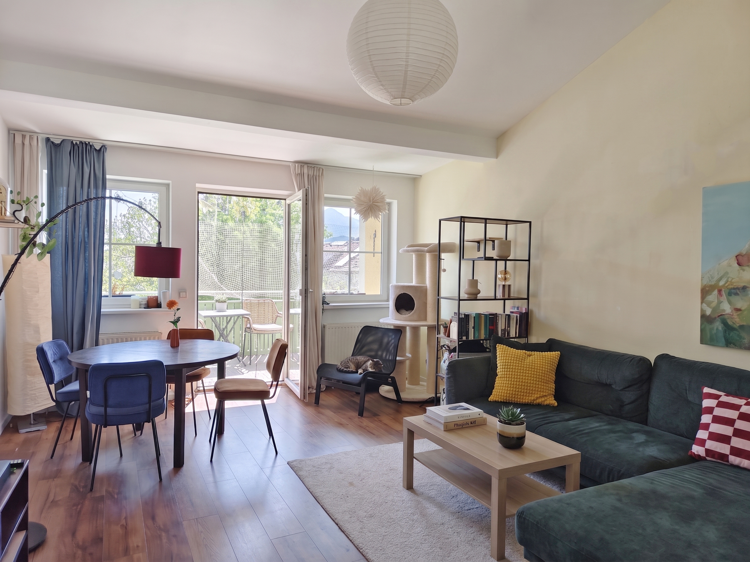 Charming 2-room top-floor apartment with terrace and mountain view