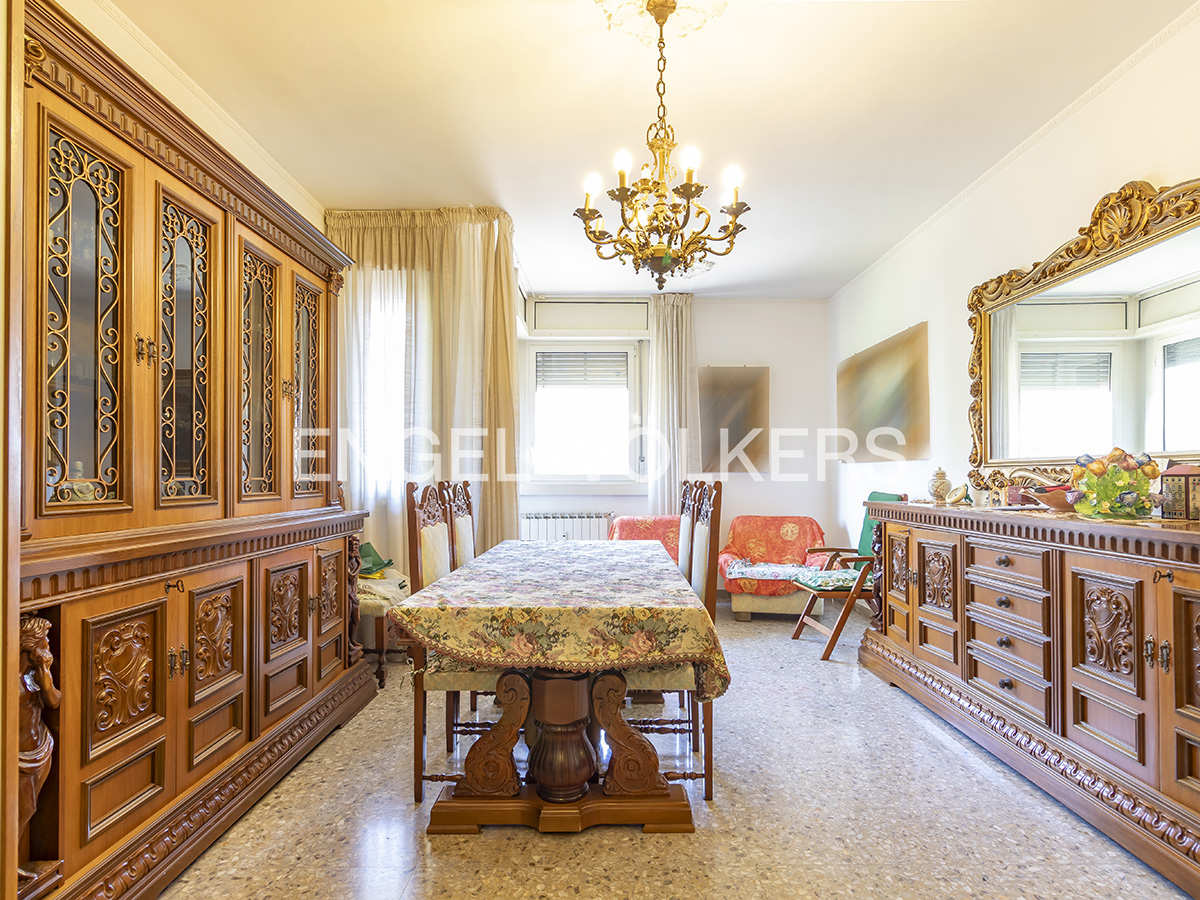 Four-room apartment, Via Zaccagnini, Spinaceto