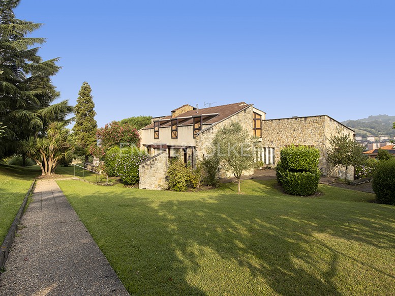 Magnificent property with spectacular views in Oviedo