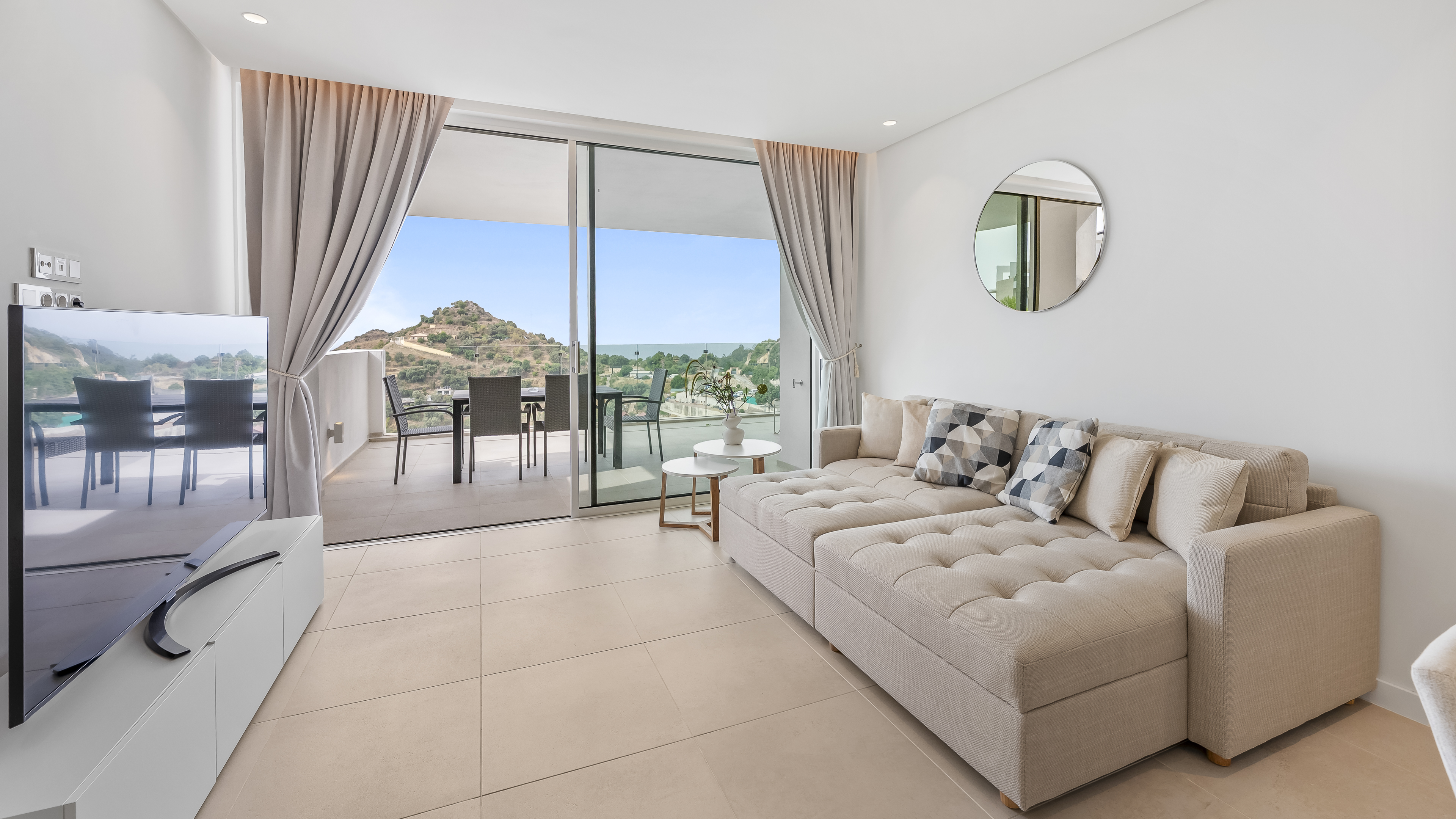 Contemporary Sea View Apartment in Palo Alto, Marbella