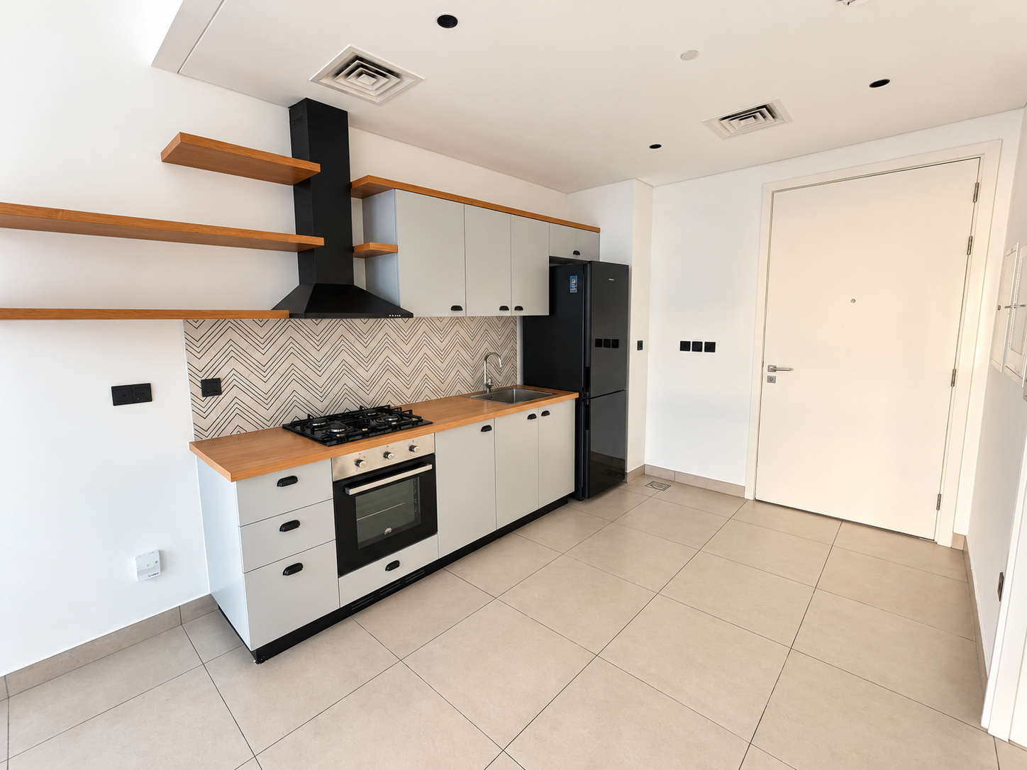 High Floor | Vacant | Well Maintained