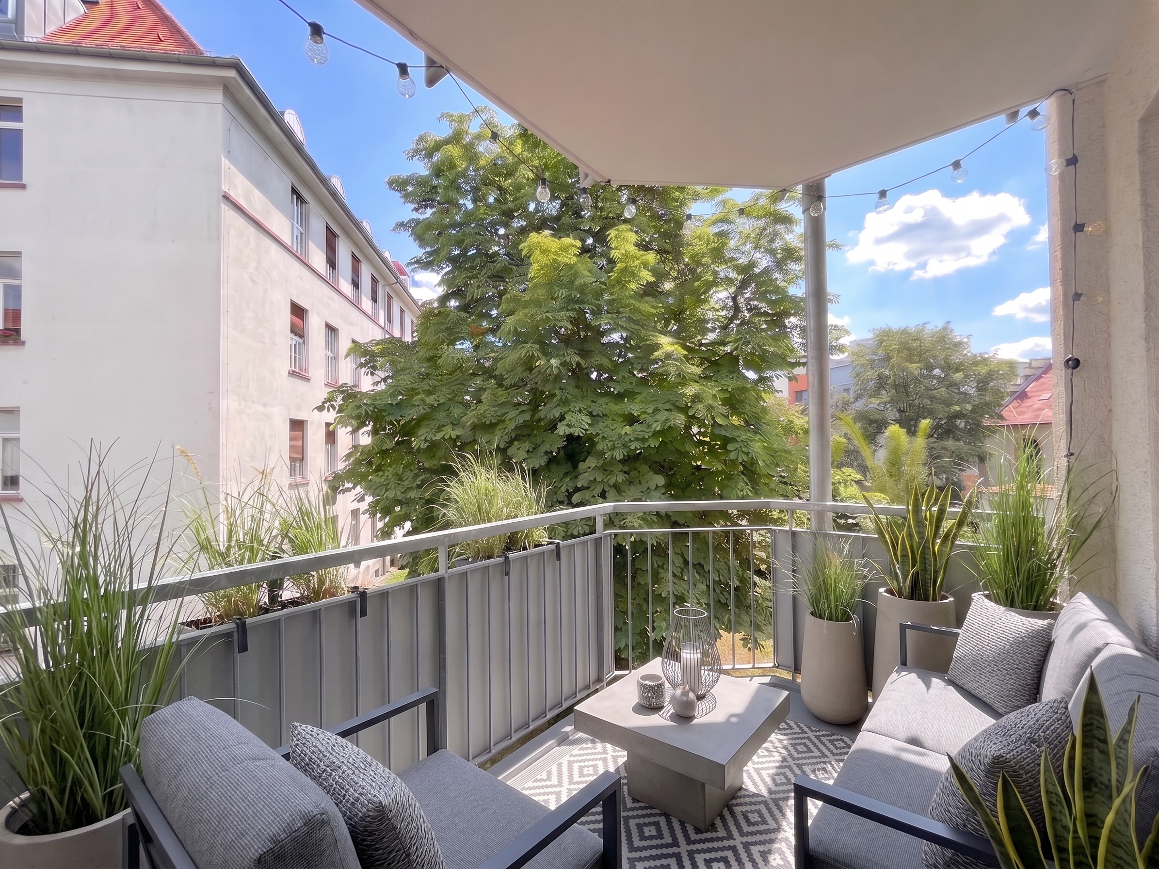 Charmante 2-Zimmer-Whg. mit Balkon & Tiefgarage