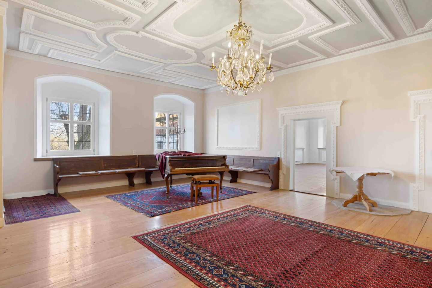 Traumwohnung in kernsaniertem Schloss - Photo 1