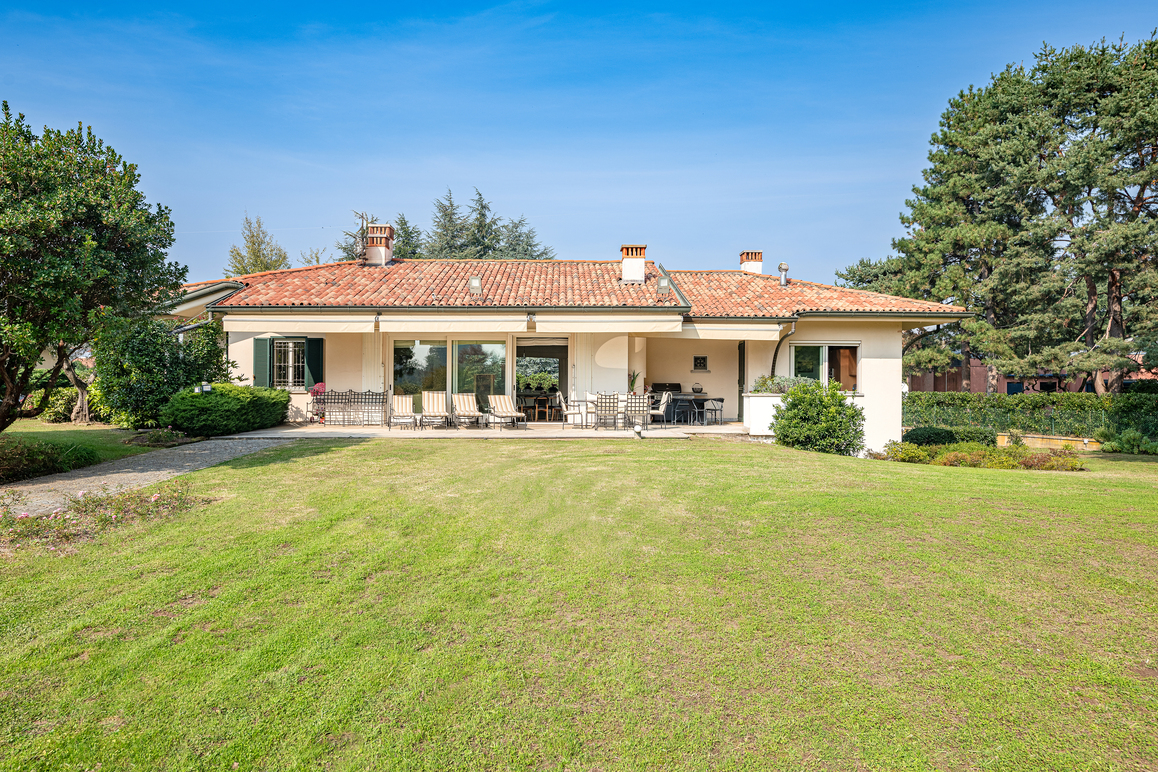 Wundervolle Villa mit großem privaten Park